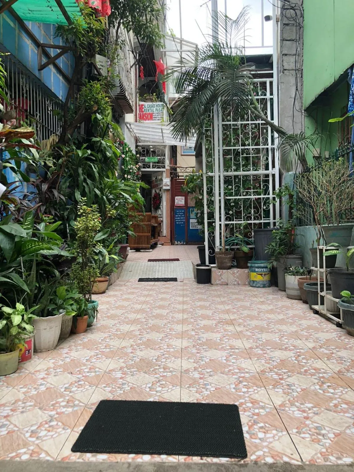 THE MANSION - 20 PAX LUXURY Near AIRPORT in PASAY