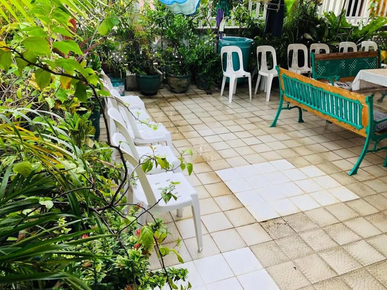 Garden in THE MANSION - 20 PAX LUXURY Near AIRPORT in PASAY