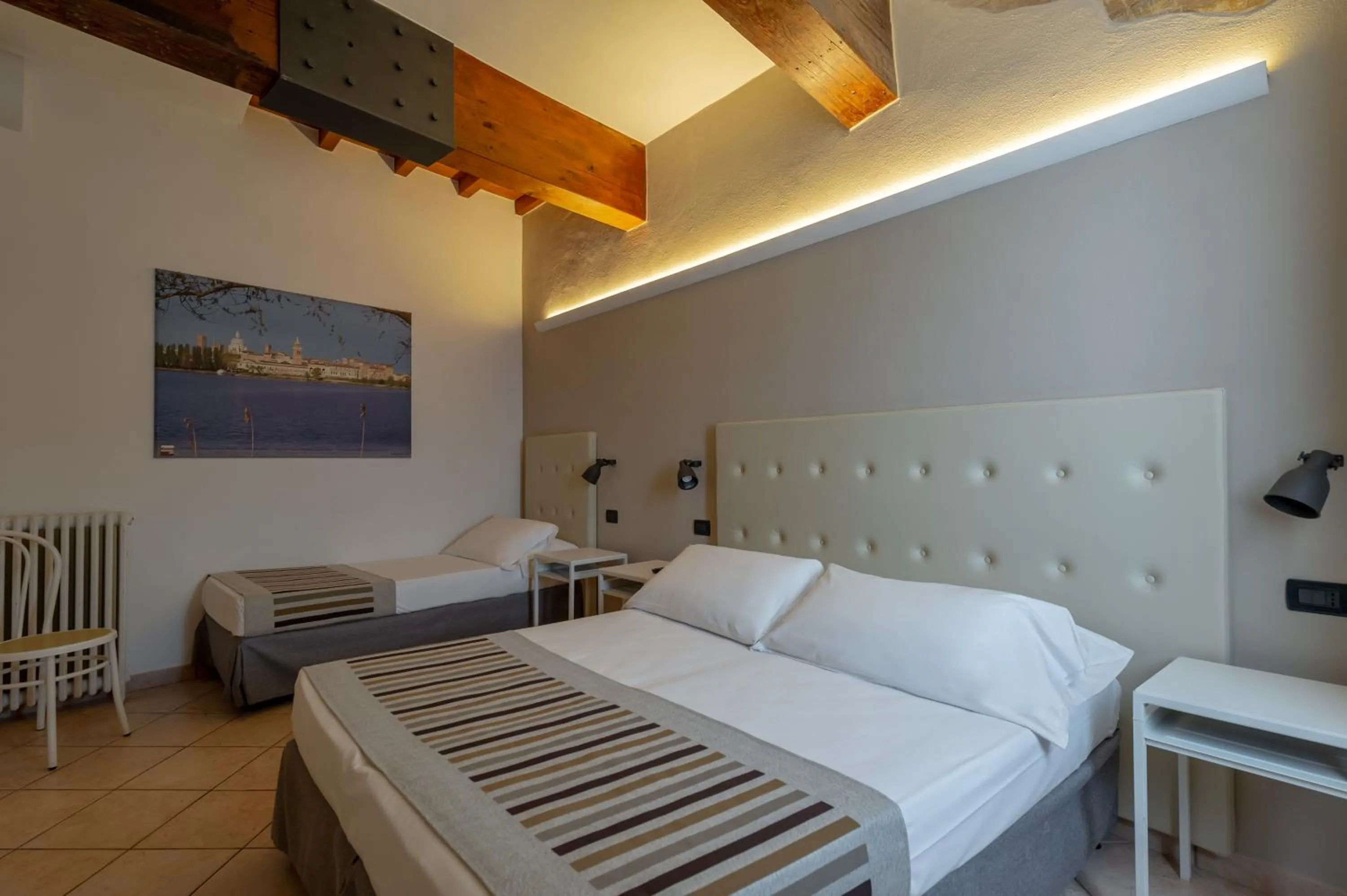 Bedroom, Bed in Hotel Mantegna Stazione, MantegnaHotels