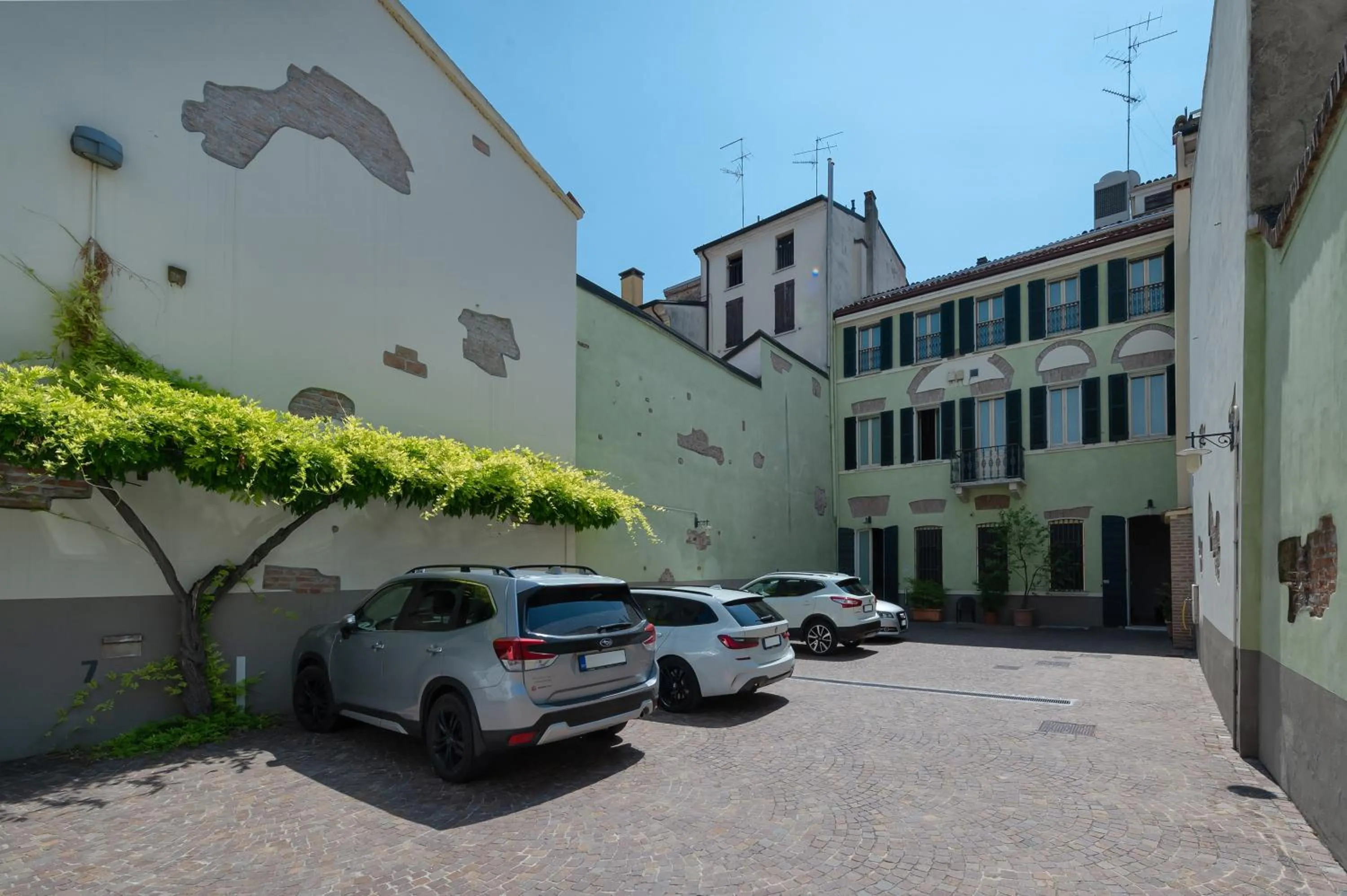 Area and facilities in Hotel Mantegna Stazione, MantegnaHotels