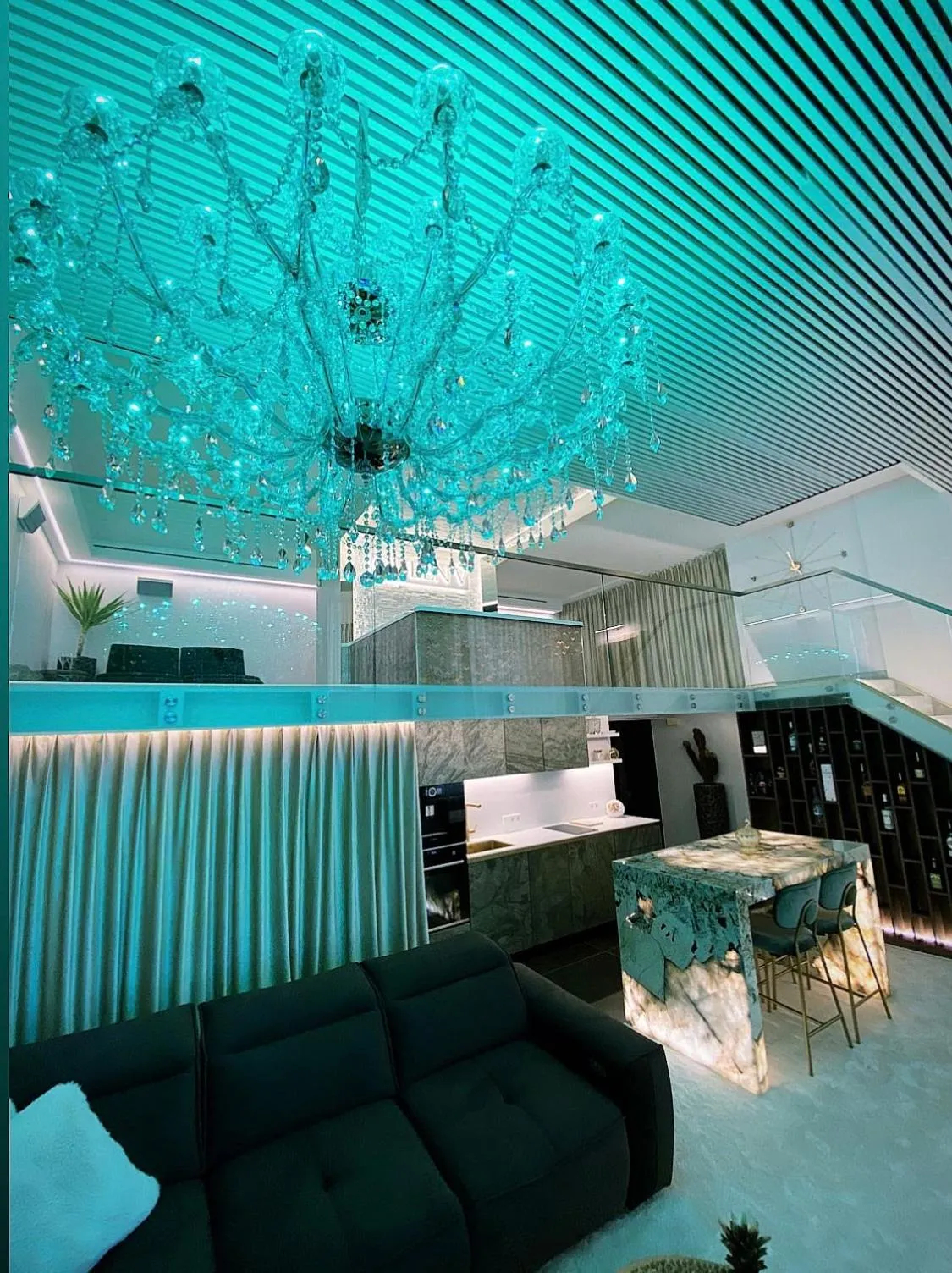 Luxury Queen V apartment with Jacuzzi