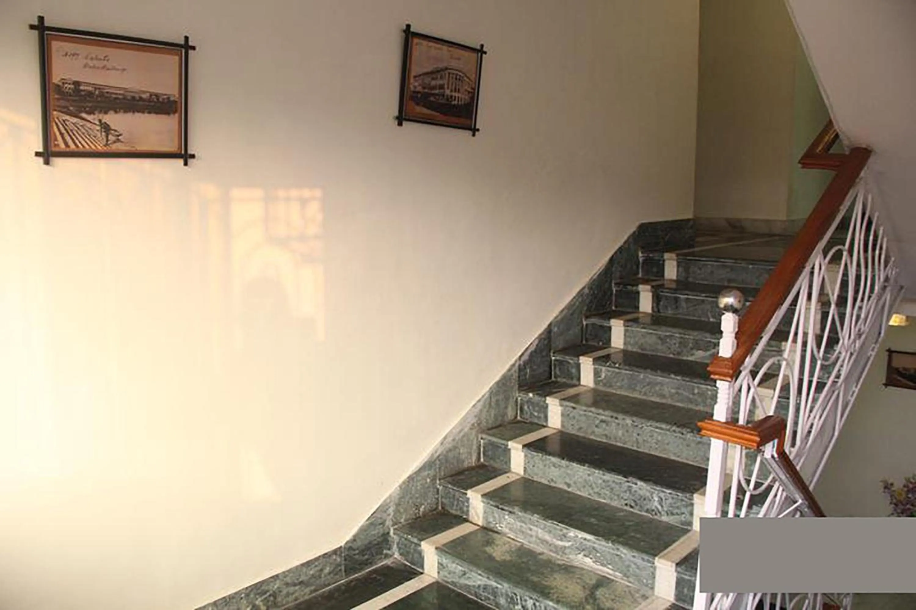 Decorative detail in Georgian Inn