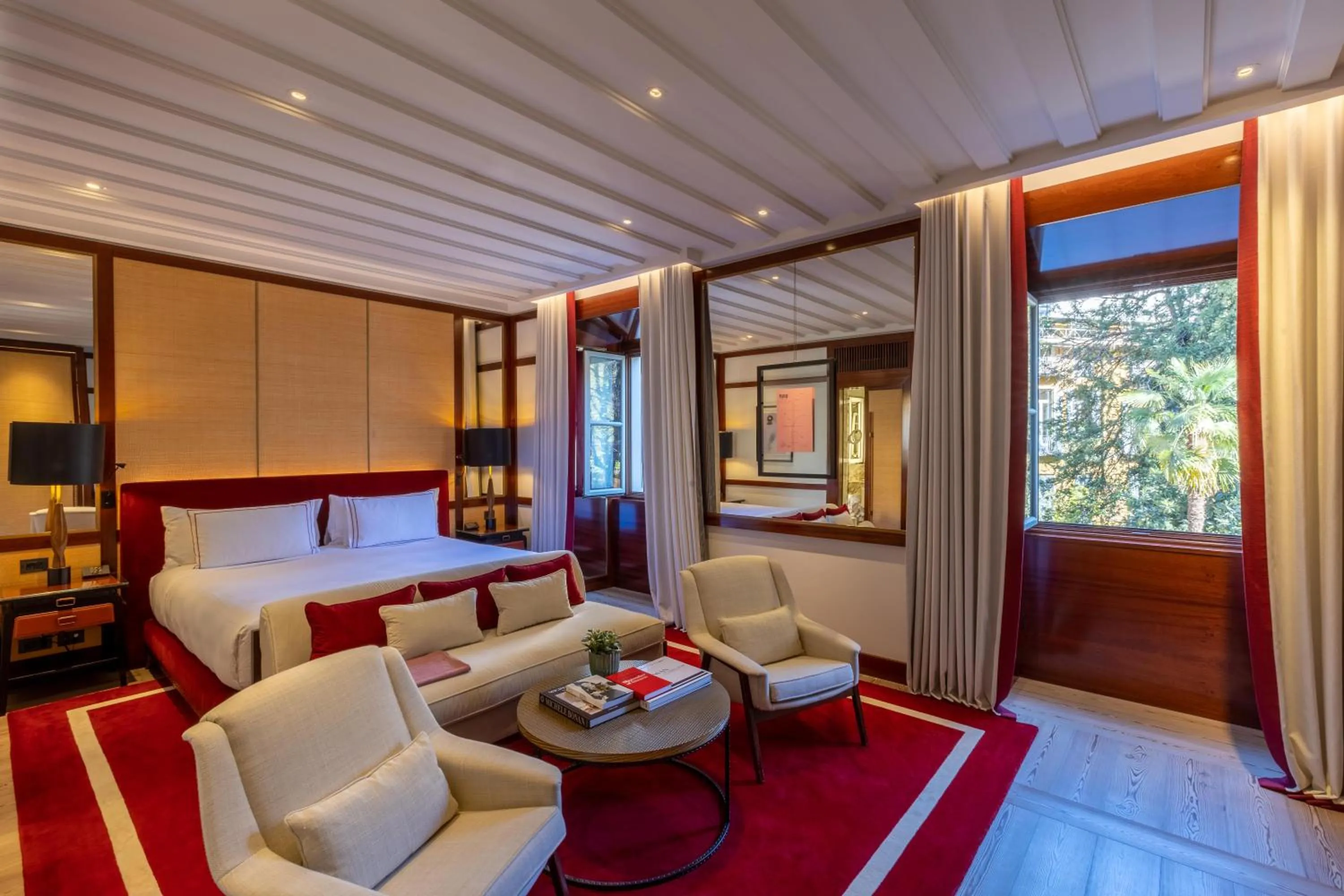 View (from property/room), Bed in Portrait Milano - Lungarno Collection