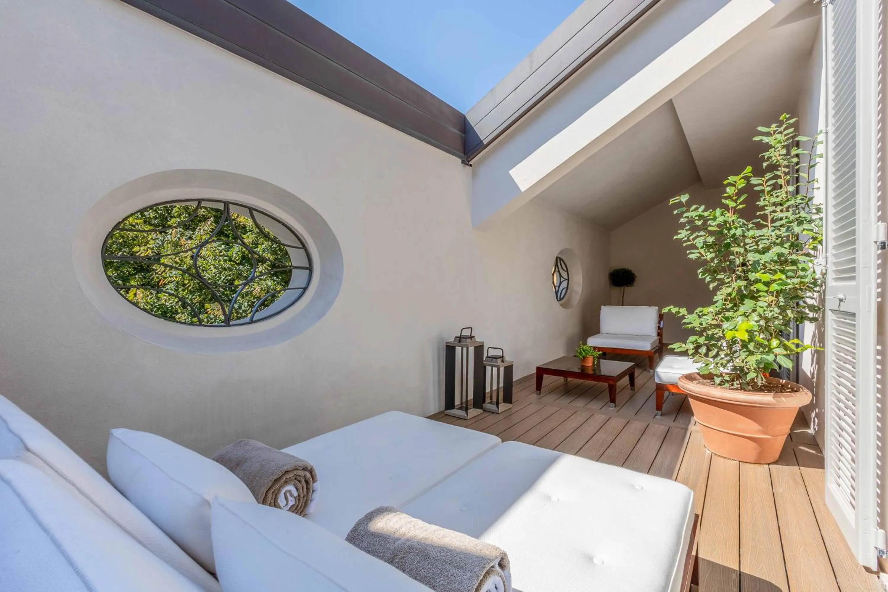 Patio in Portrait Milano - Lungarno Collection