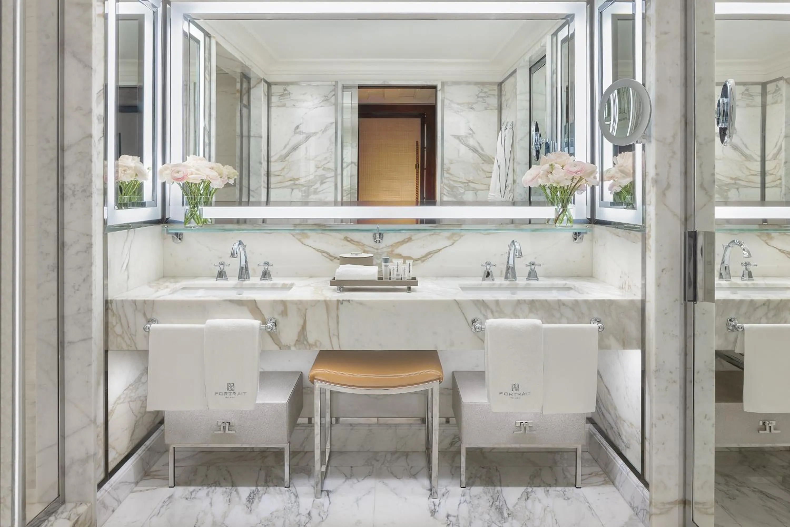 Bathroom in Portrait Milano - Lungarno Collection