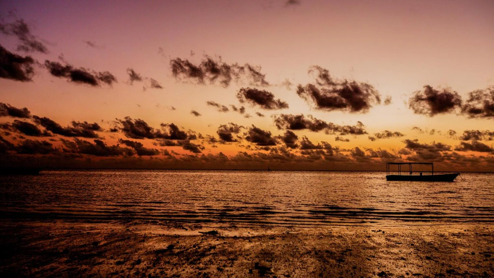 Sunrise in Equalia Rose Hotel