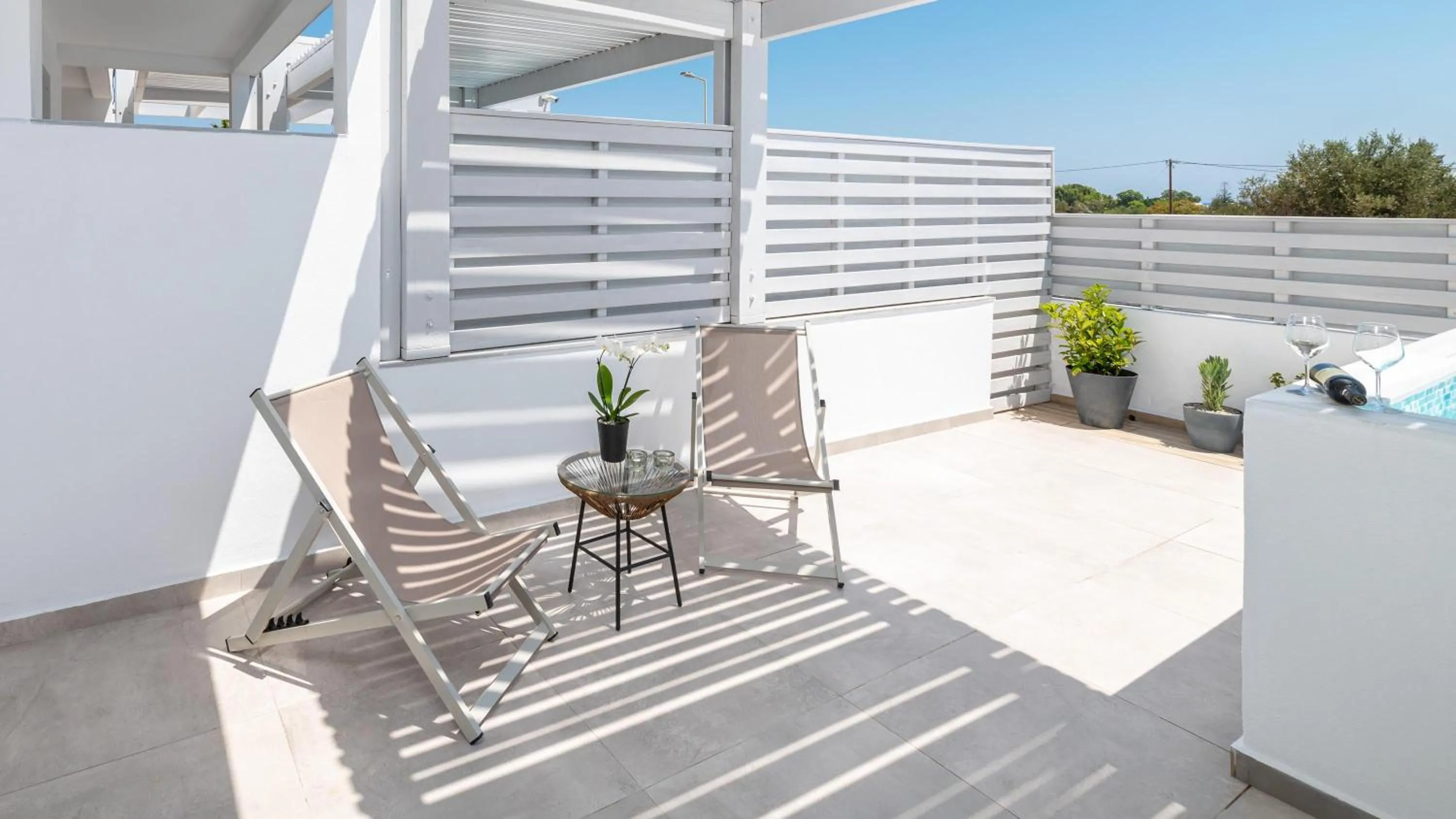 Balcony/Terrace in Kellys Luxury Apartments