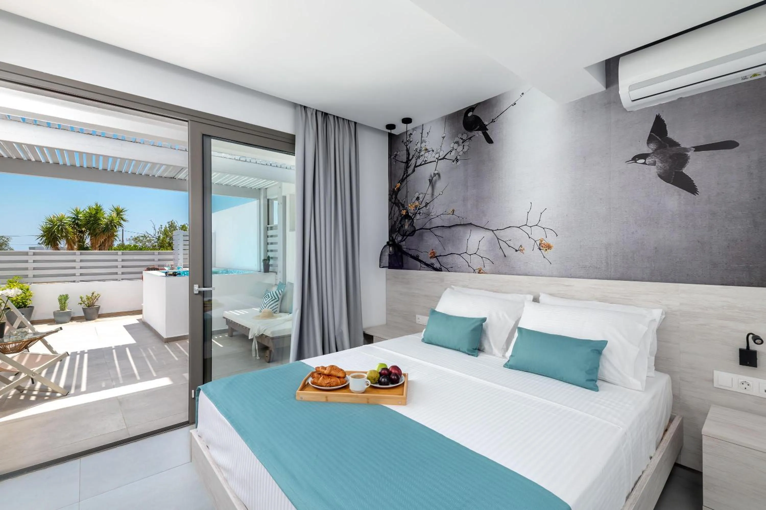 Bed in Kellys Luxury Apartments