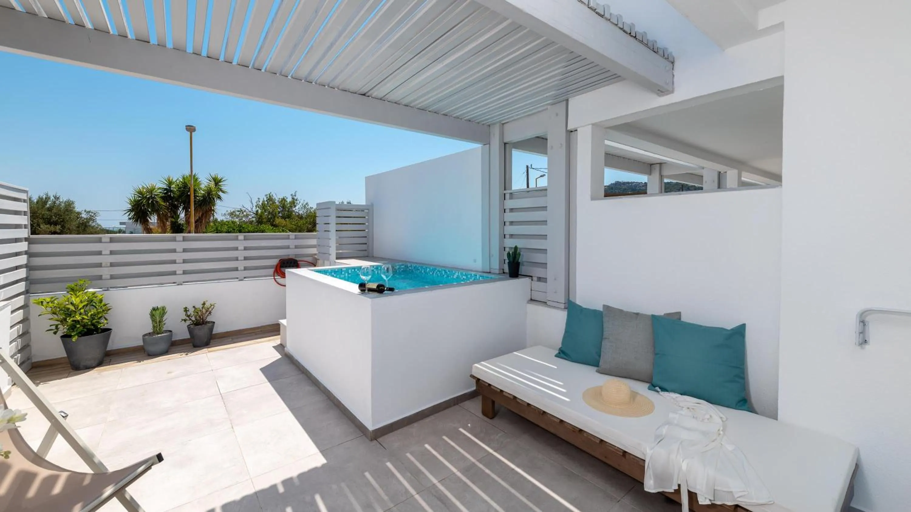 Balcony/Terrace in Kellys Luxury Apartments