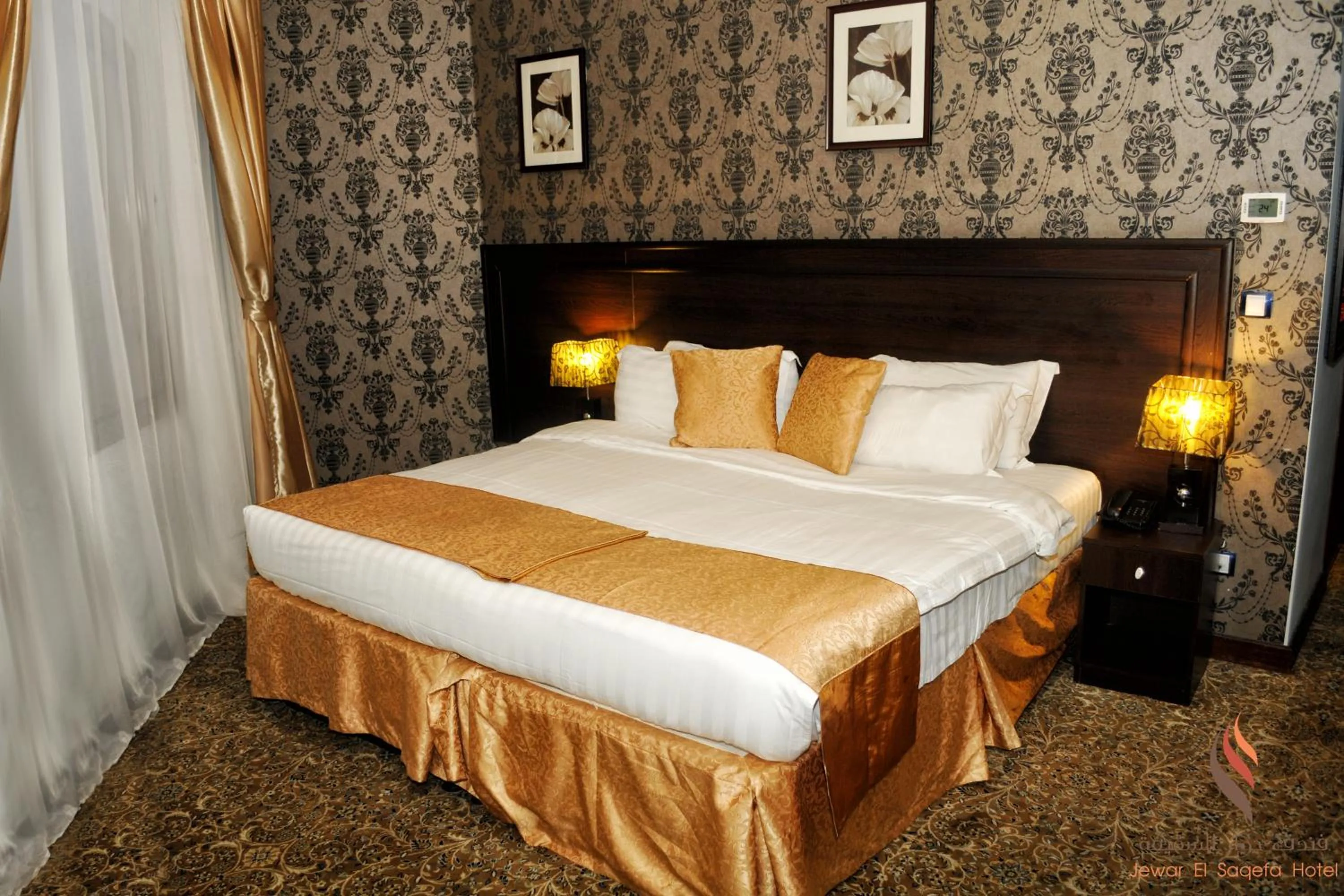 Bed in Deyar Al Eiman Hotel