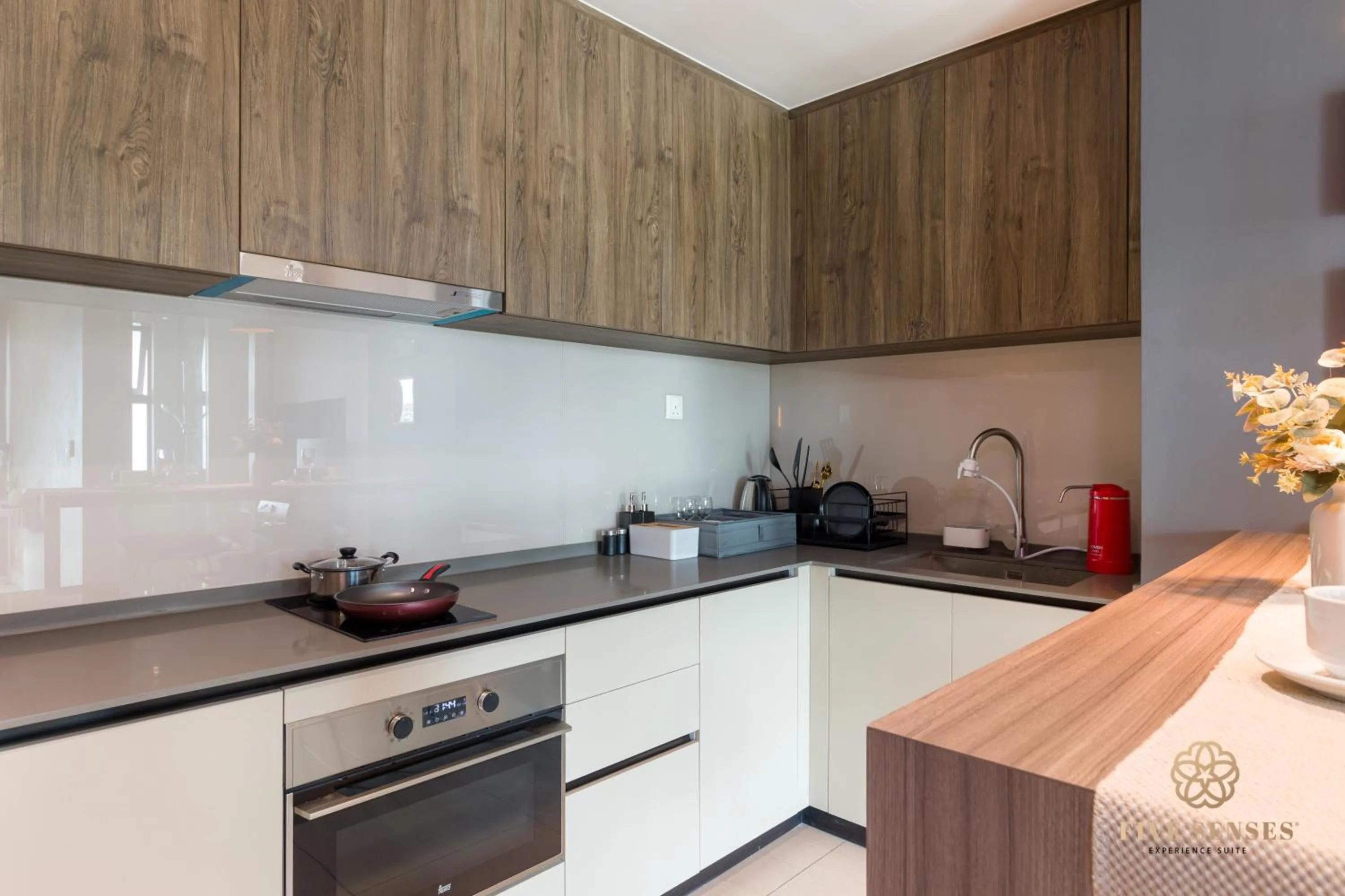 Kitchen or kitchenette in Datum Jelatek Sky Residence KLCC, Five Senses