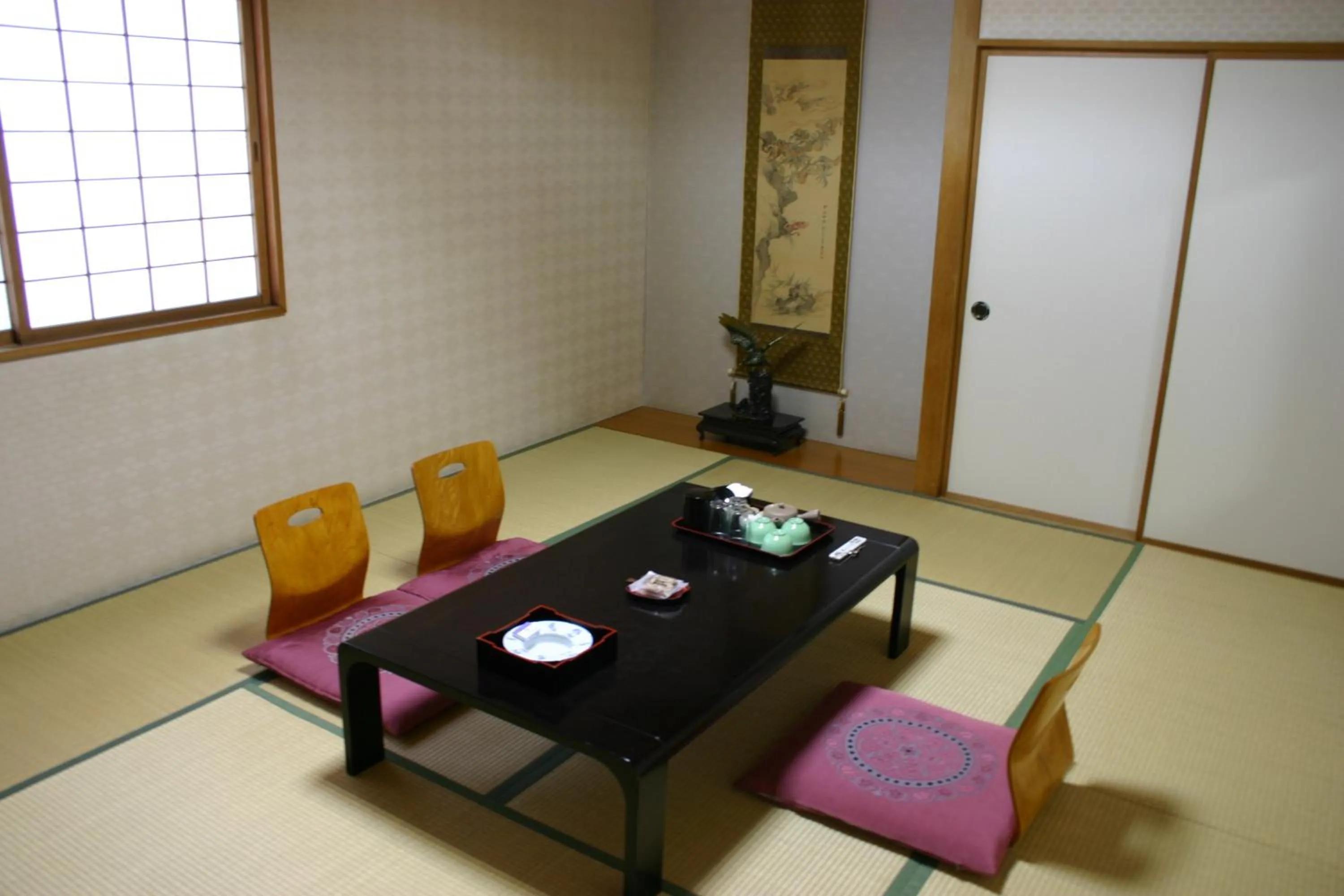 Photo of the whole room in Daikokuya Ryokan