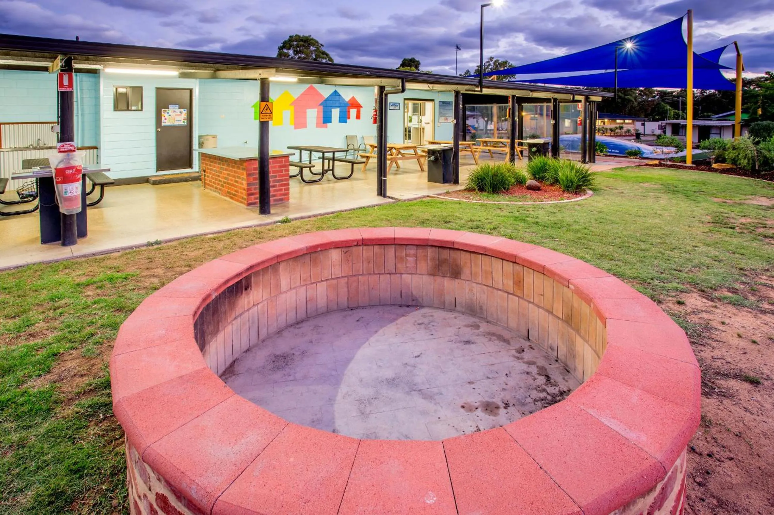 BBQ facilities in BIG4 Bendigo Park Lane Holiday Park