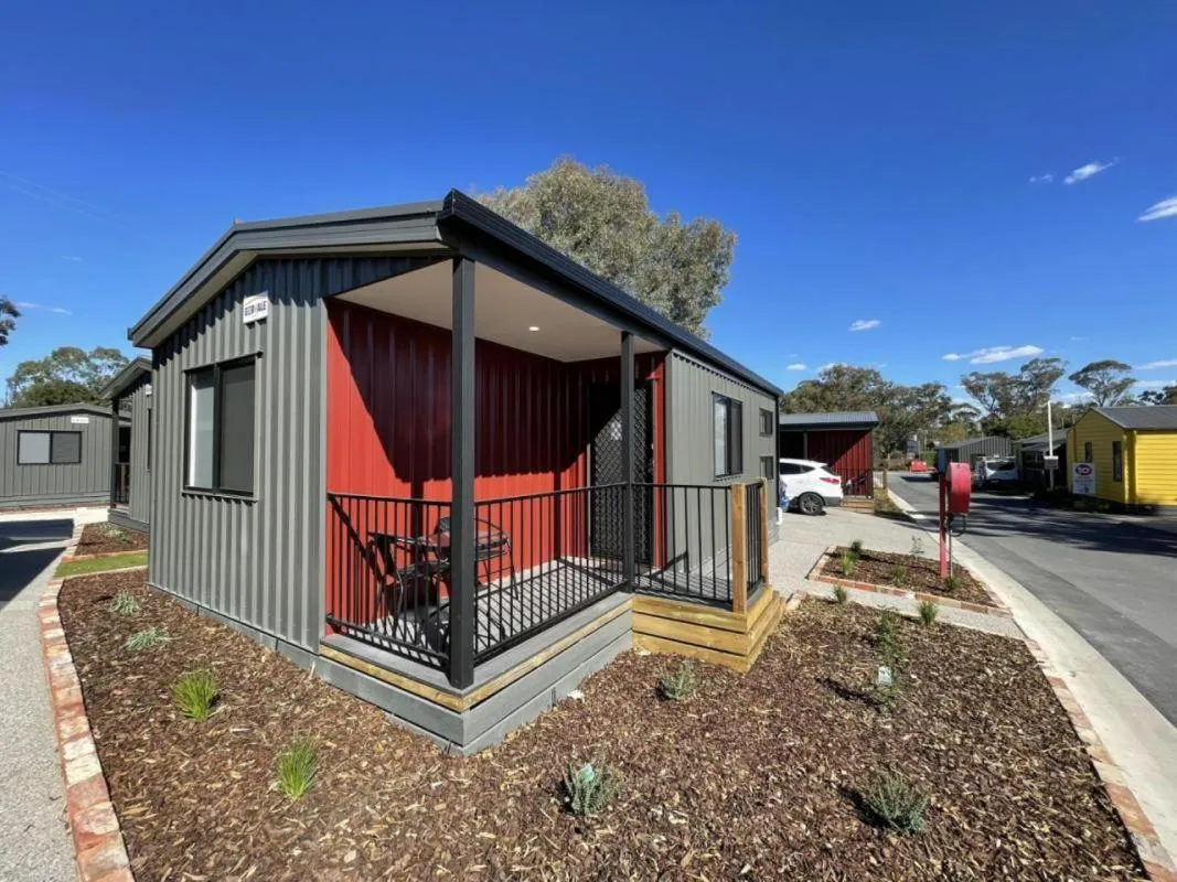 Property building in BIG4 Bendigo Park Lane Holiday Park