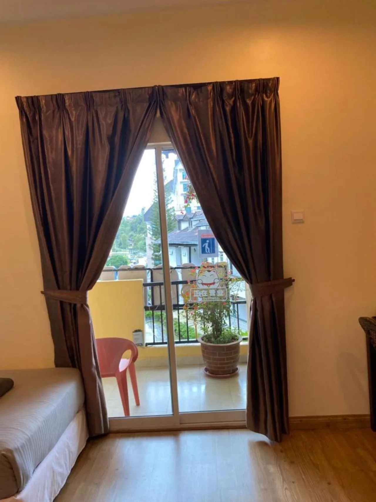 Balcony/Terrace, Bed in Highlanders Garden Guesthouse at Arundina Cameron Highlands