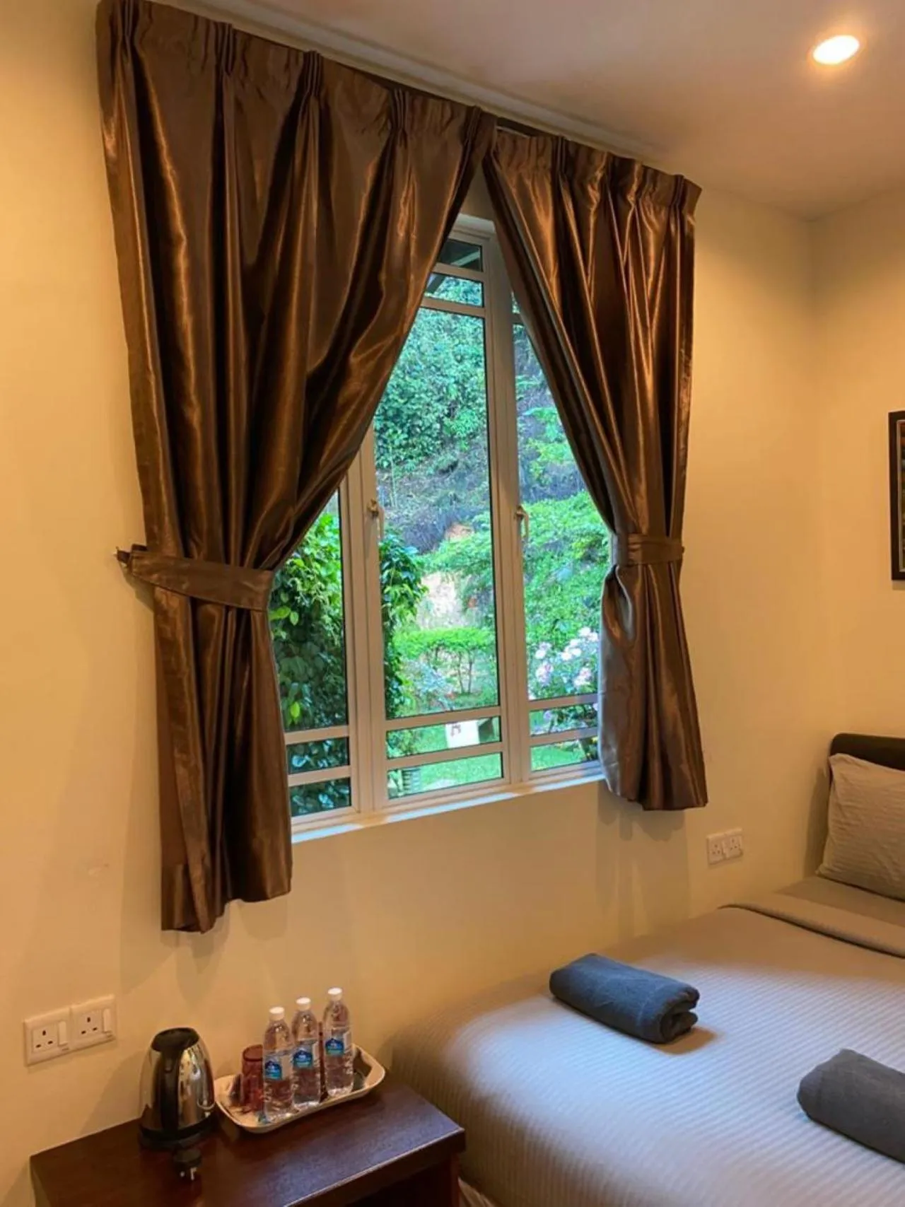 Bedroom, Bed in Highlanders Garden Guesthouse at Arundina Cameron Highlands