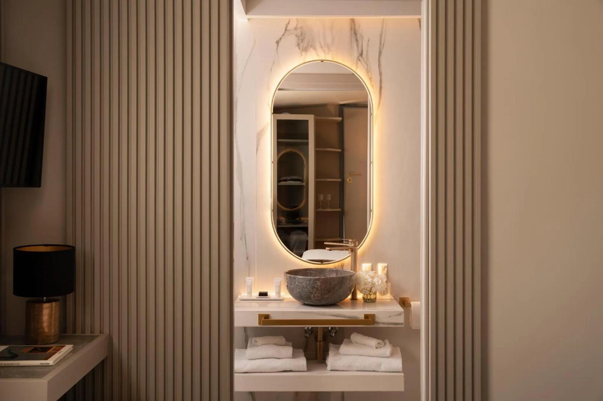 Shower in Palazzo Venere