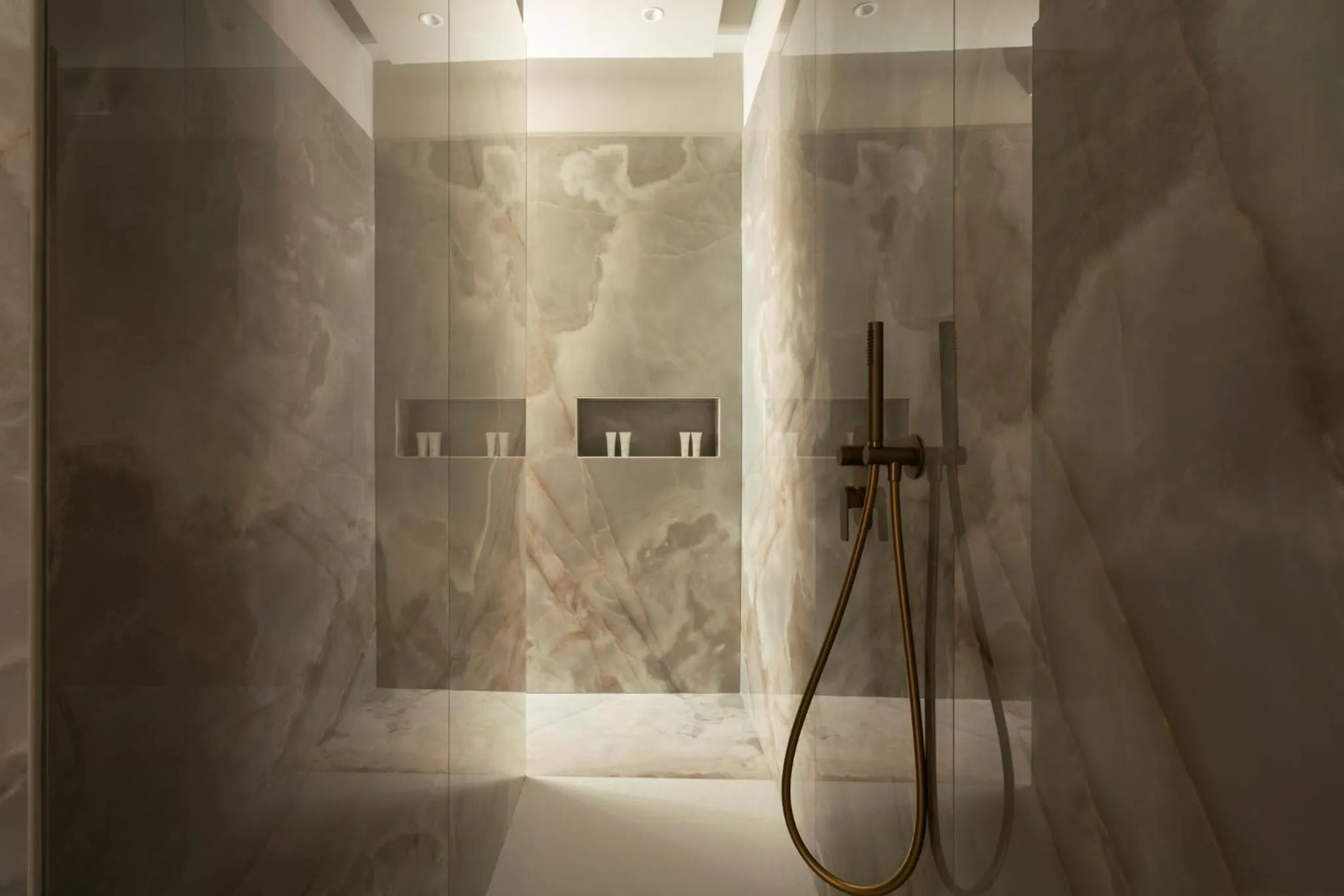 Shower in Palazzo Venere