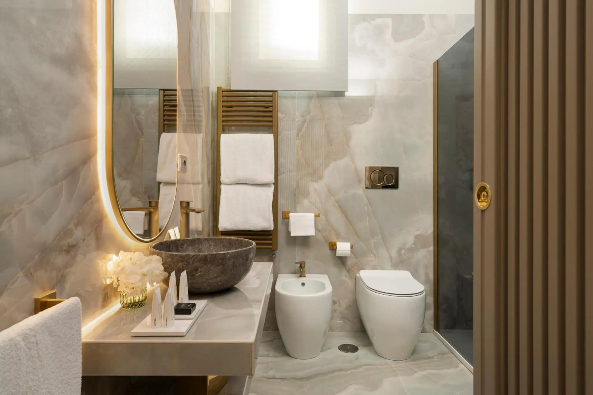 Shower in Palazzo Venere