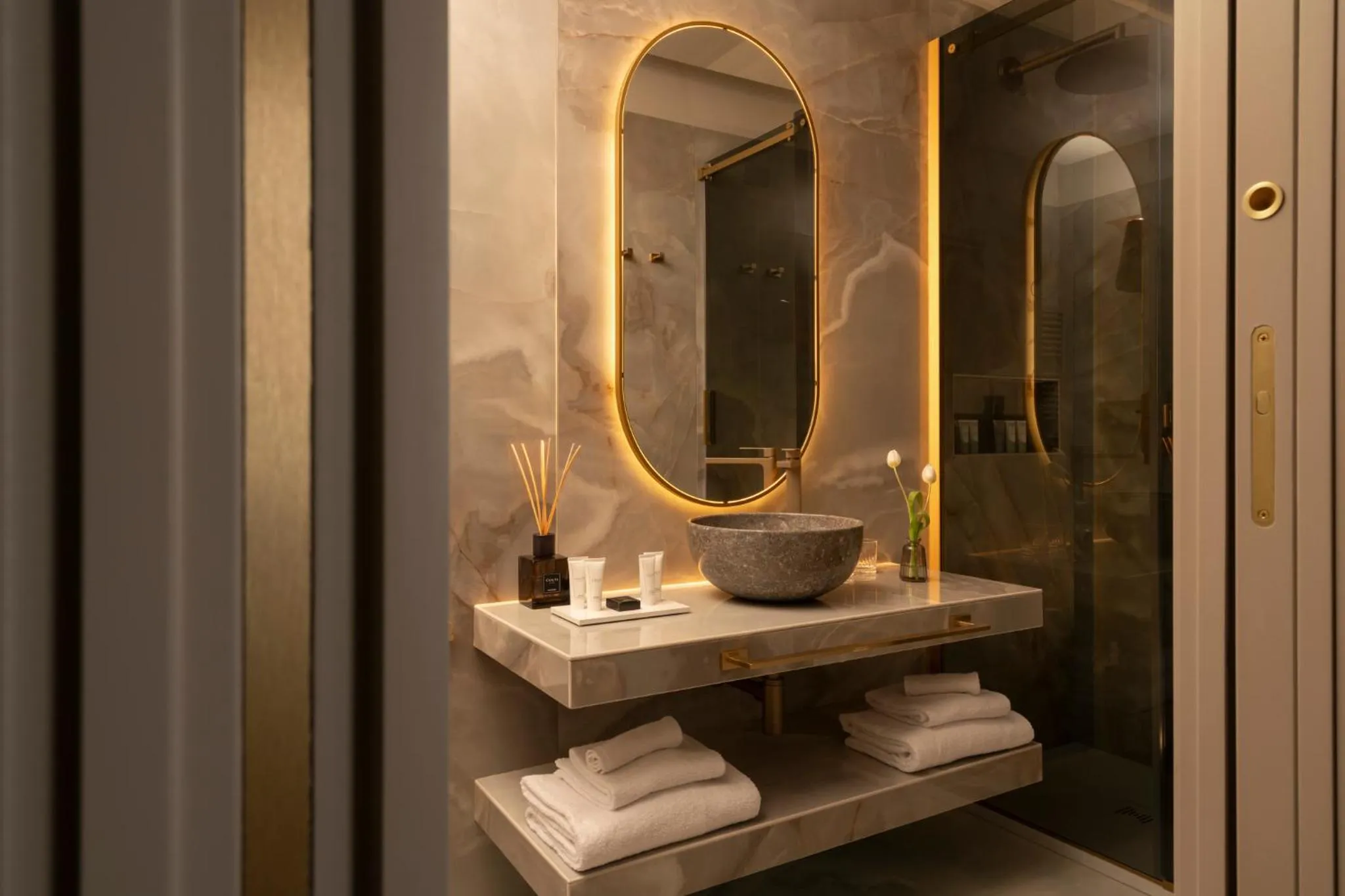 Shower in Palazzo Venere