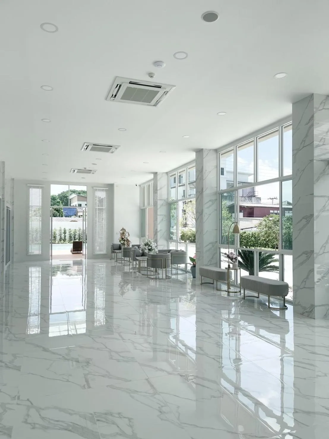 Communal lounge/ TV room in Hotel Agnes