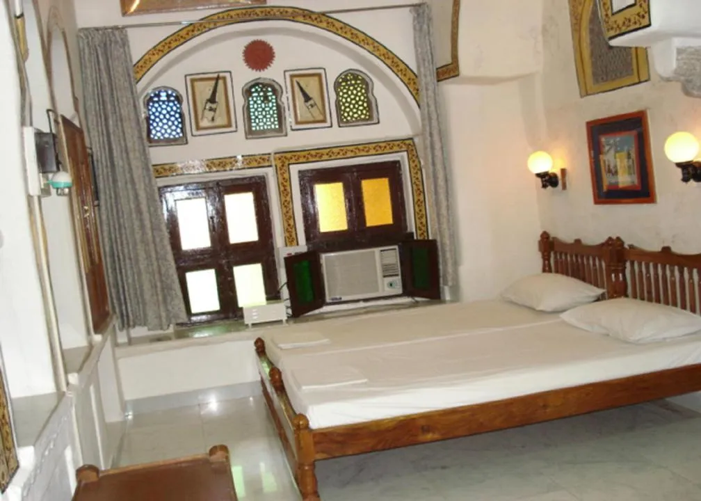 Property building, Bed in Haveli Braj Bhushanjee Heritage Hotel and Museum