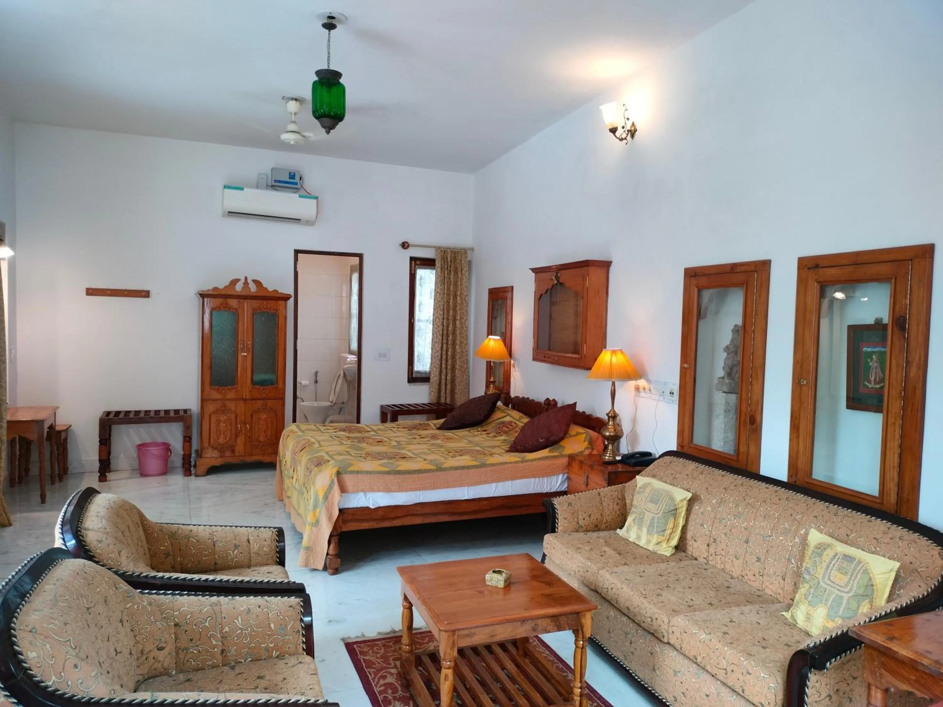 Property building, Bed in Haveli Braj Bhushanjee Heritage Hotel and Museum