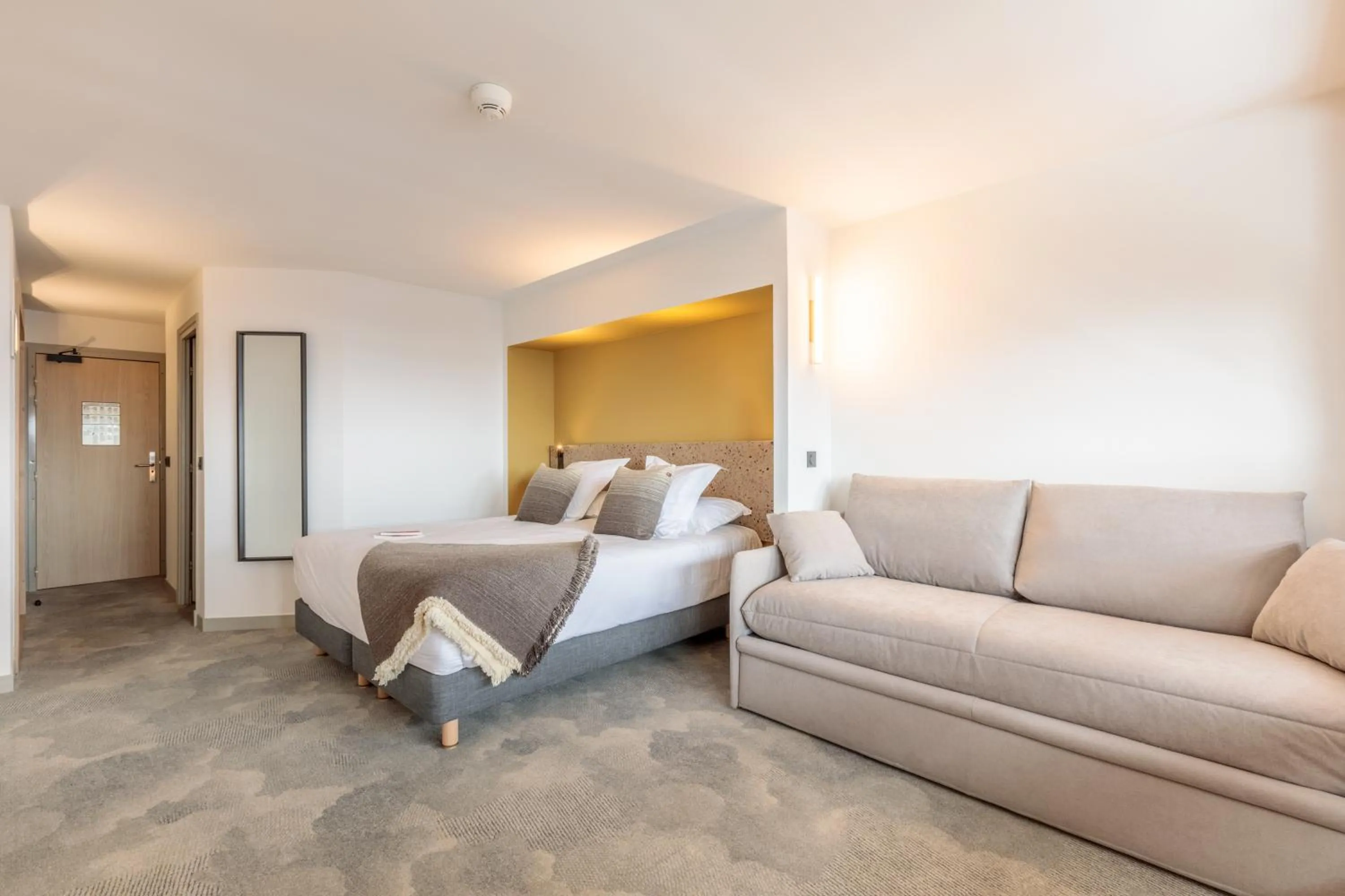 Bed in La Cachette, Friendly Hotel & Spa