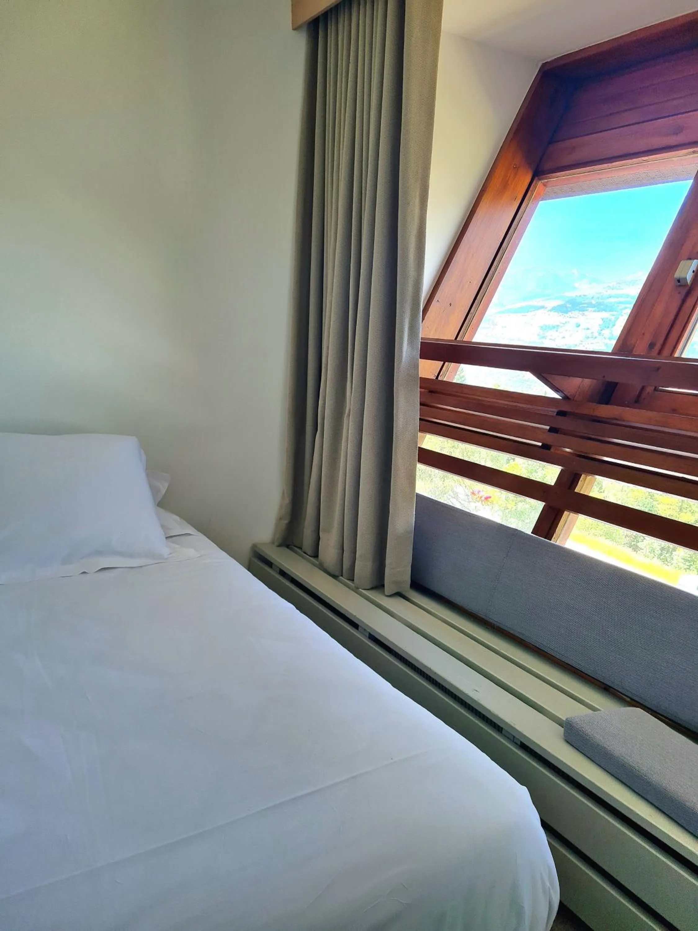 Bed in La Cachette, Friendly Hotel & Spa