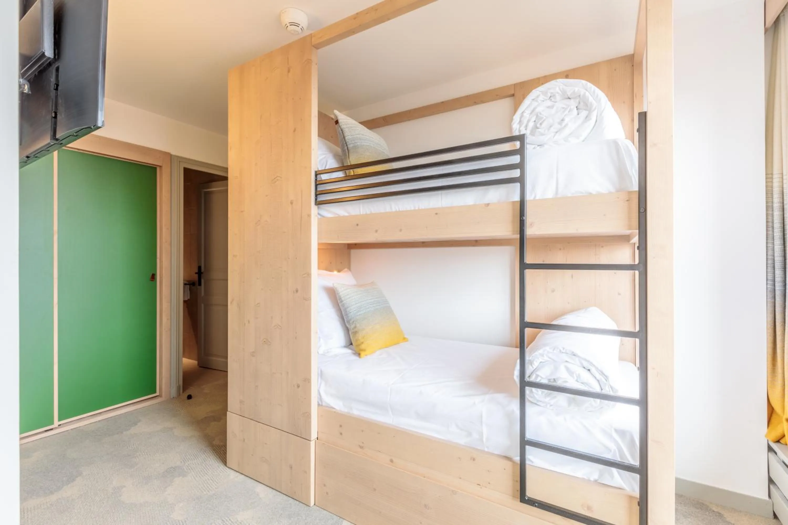 Bed in La Cachette, Friendly Hotel & Spa