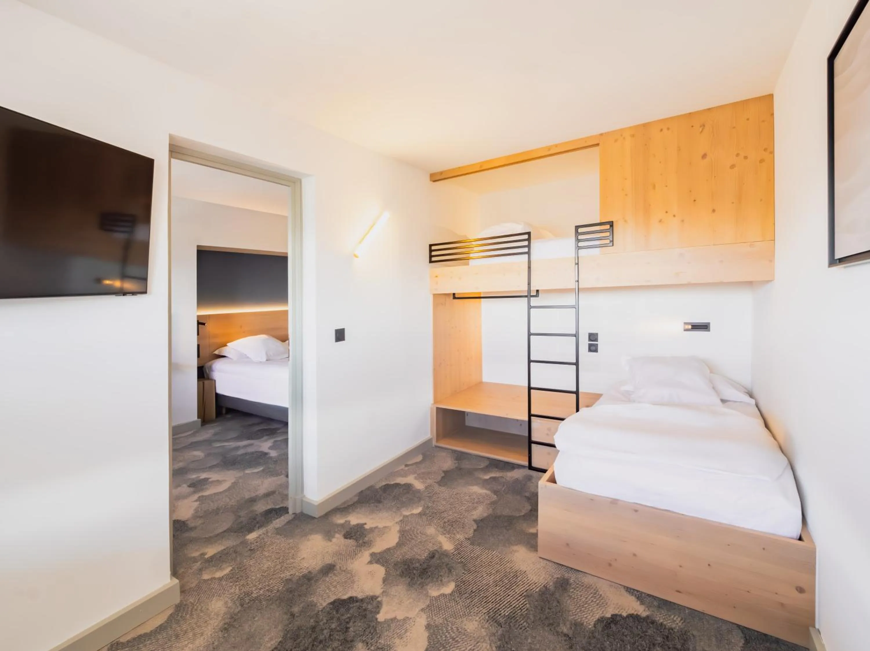 Bed in La Cachette, Friendly Hotel & Spa