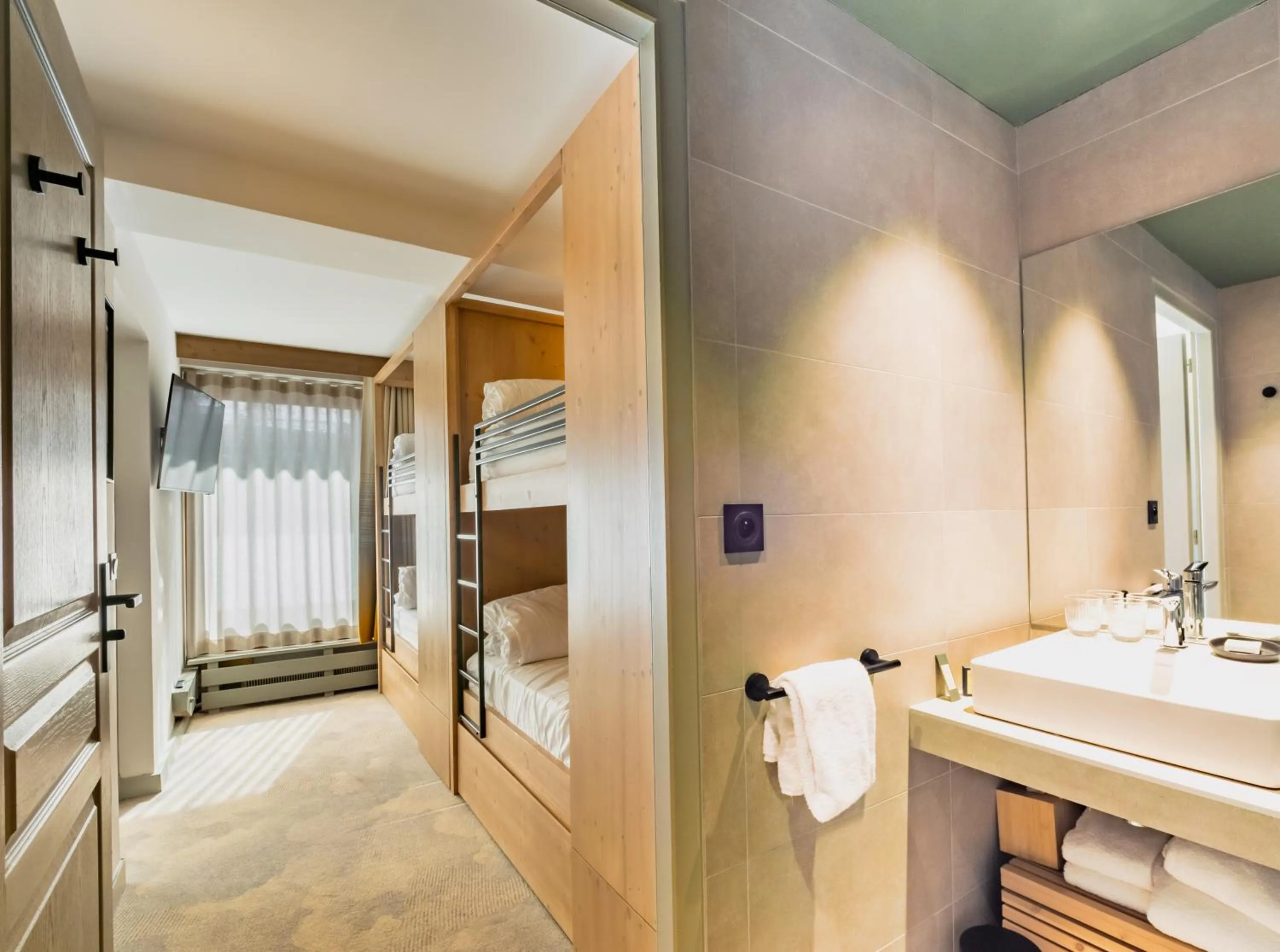 Bed in La Cachette, Friendly Hotel & Spa