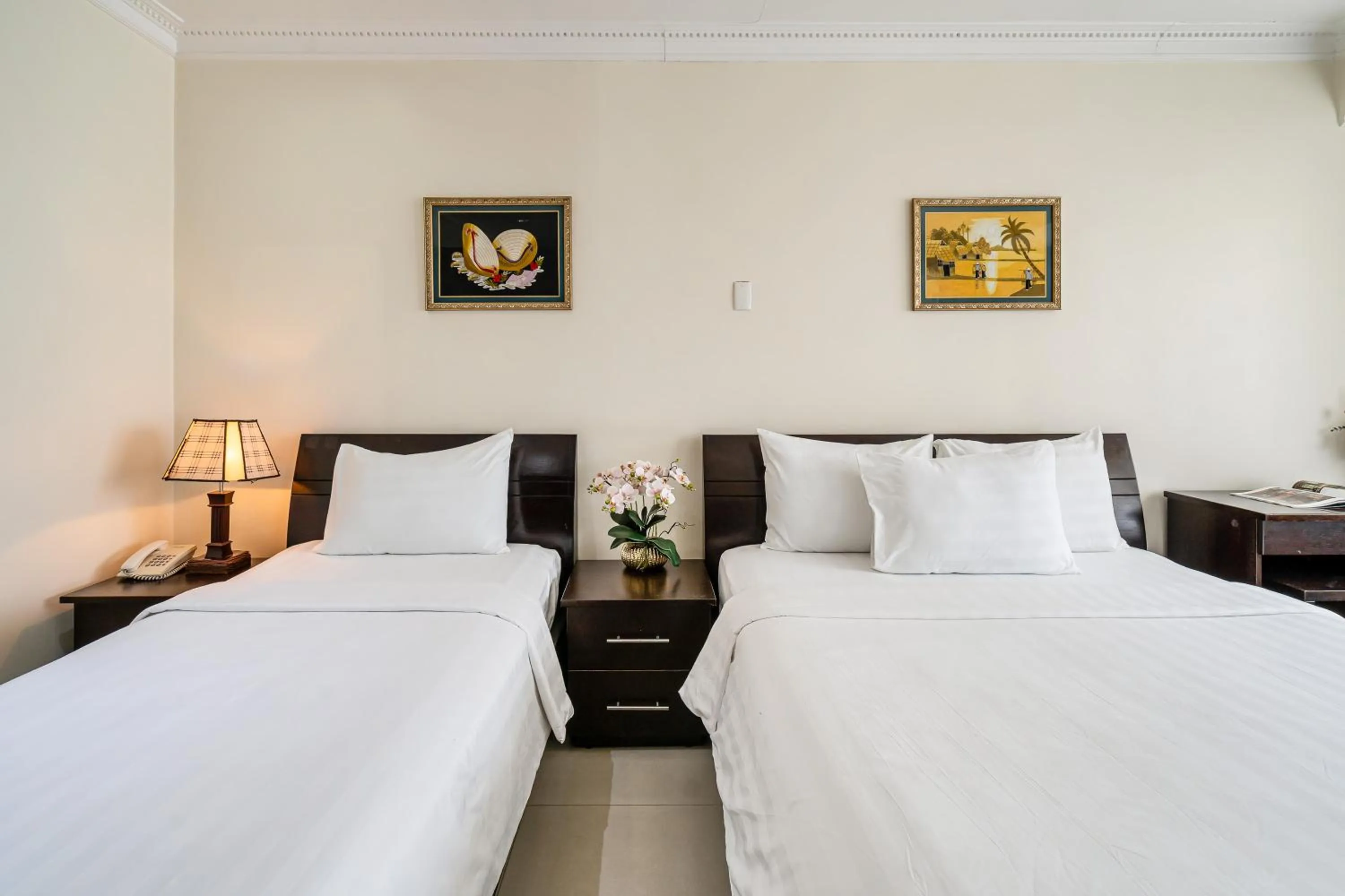 Bed in La Bonita Hotel and Apartments