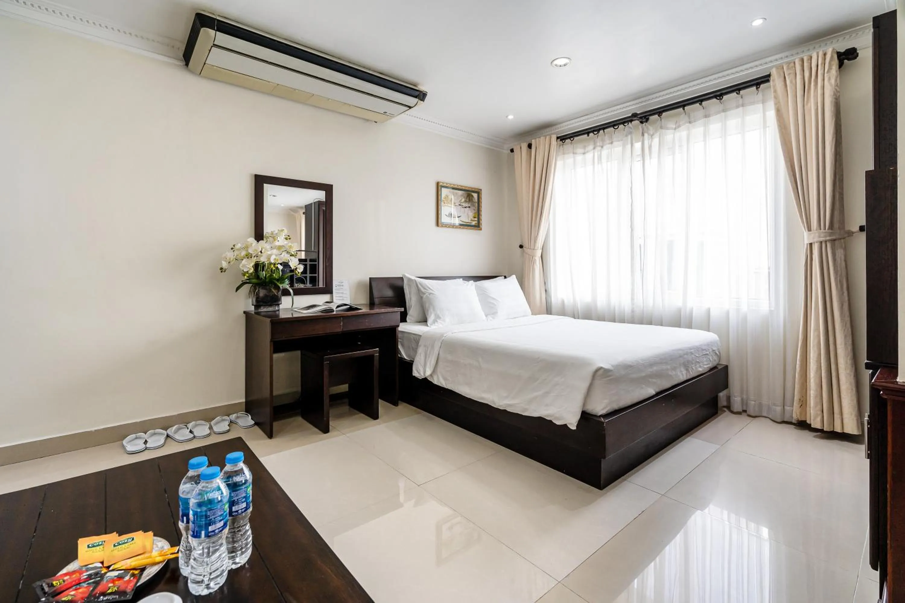 Bed in La Bonita Hotel and Apartments