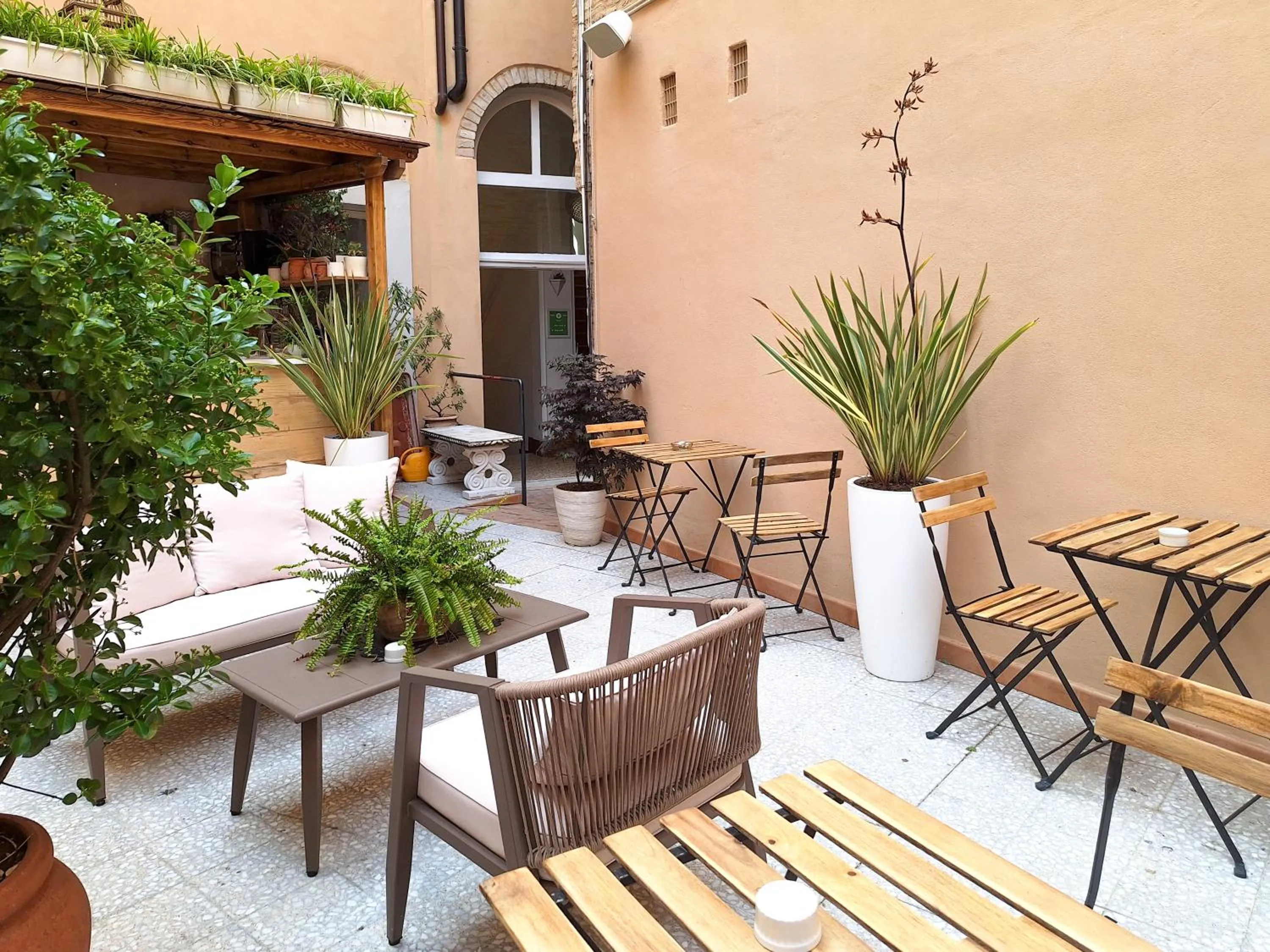 Patio in Hotel Lauri