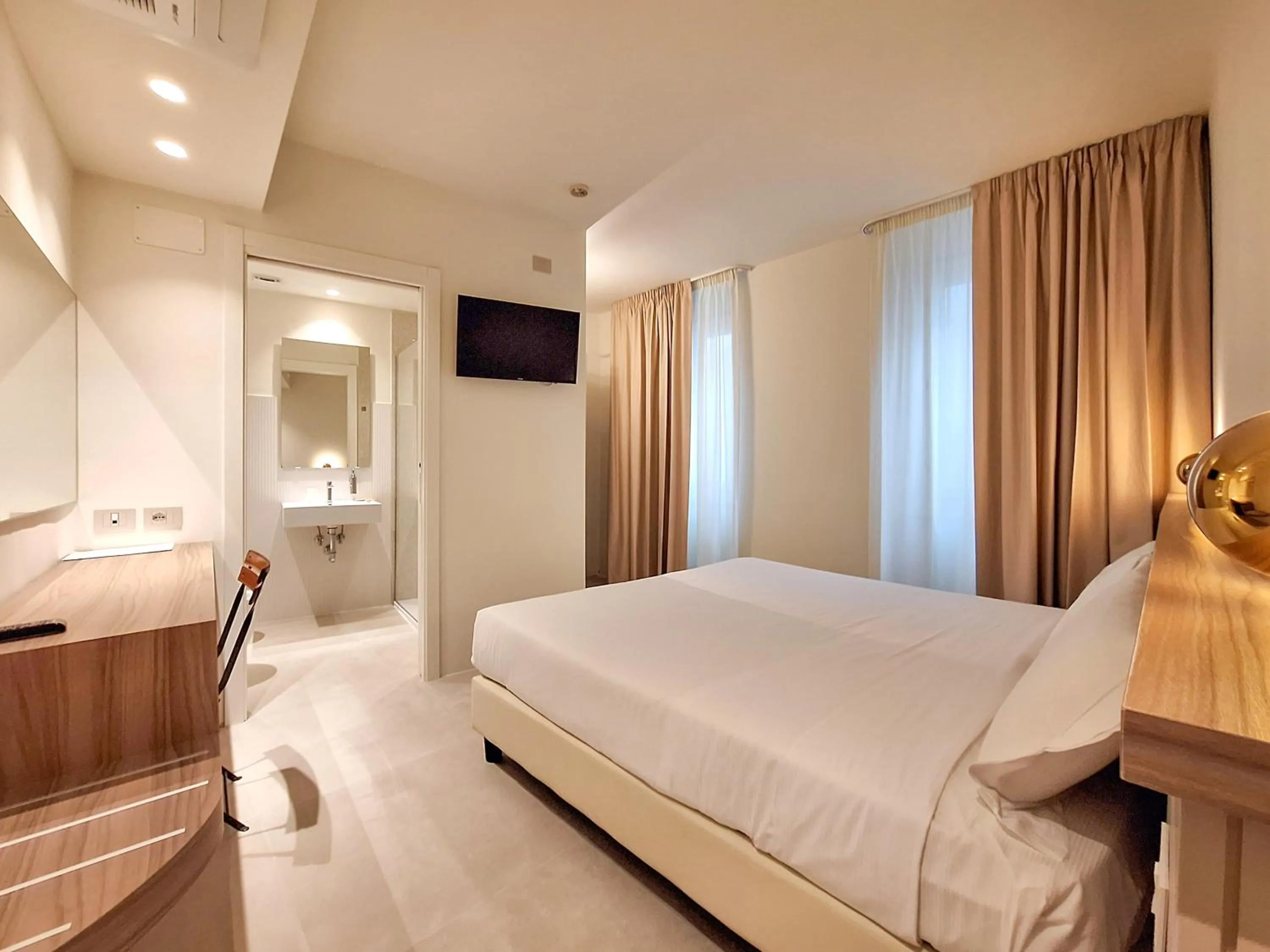 Photo of the whole room, Bed in Hotel Lauri