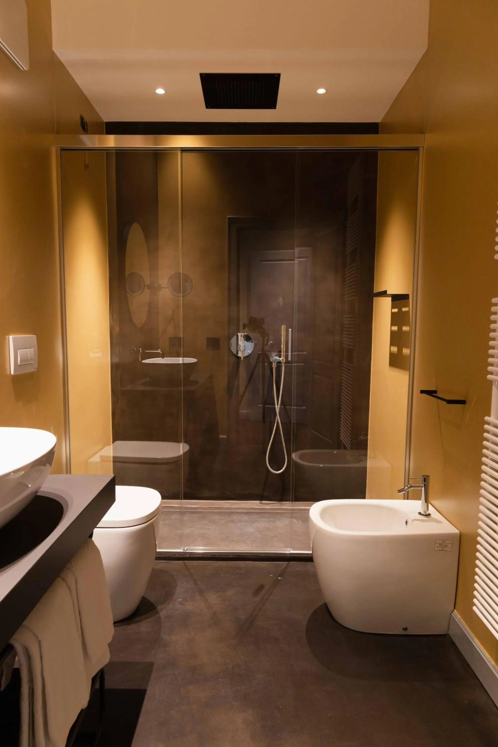 Shower in VIS Urban Suites&Spa