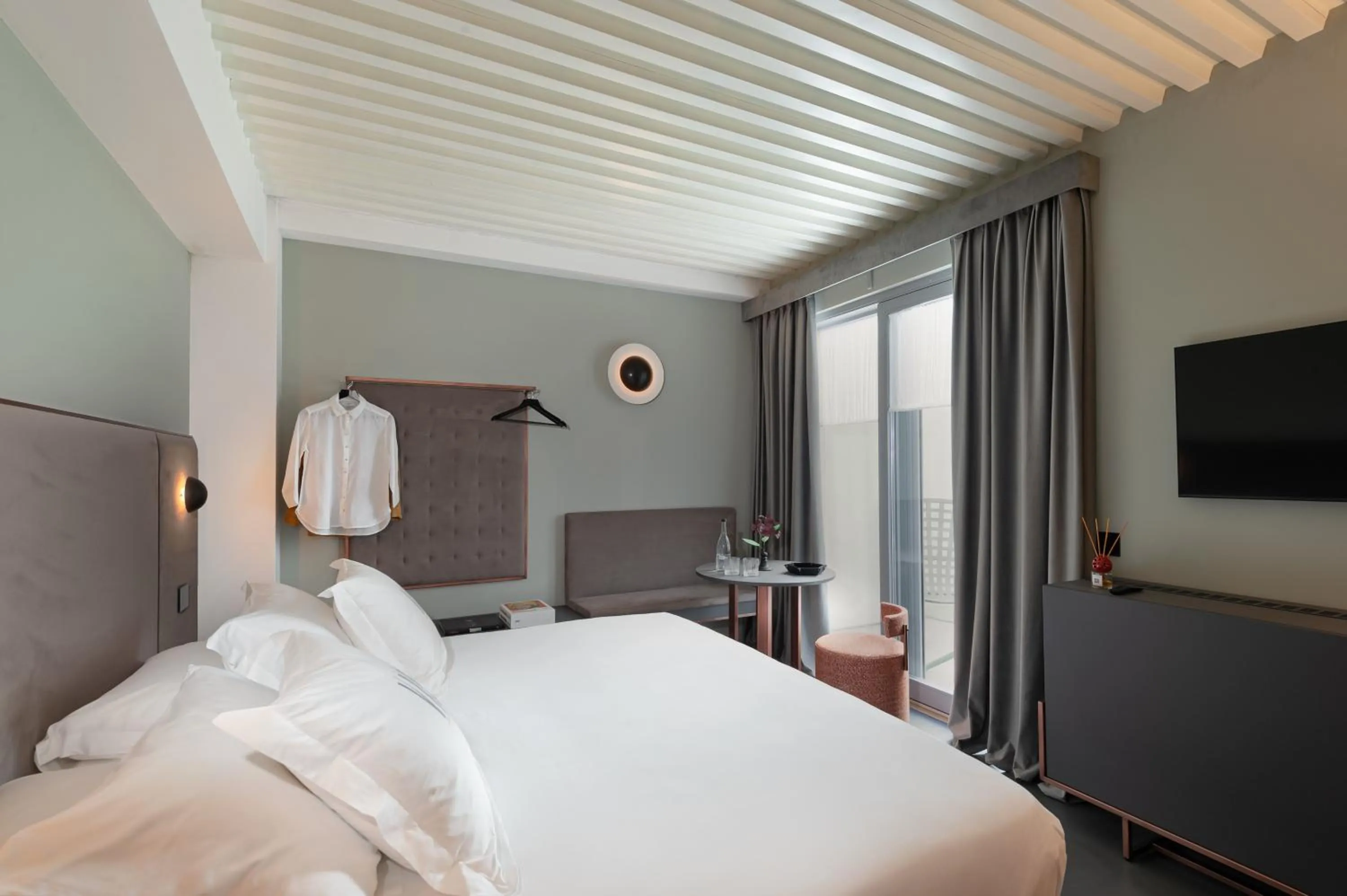 Patio, Bed in VIS Urban Suites&Spa