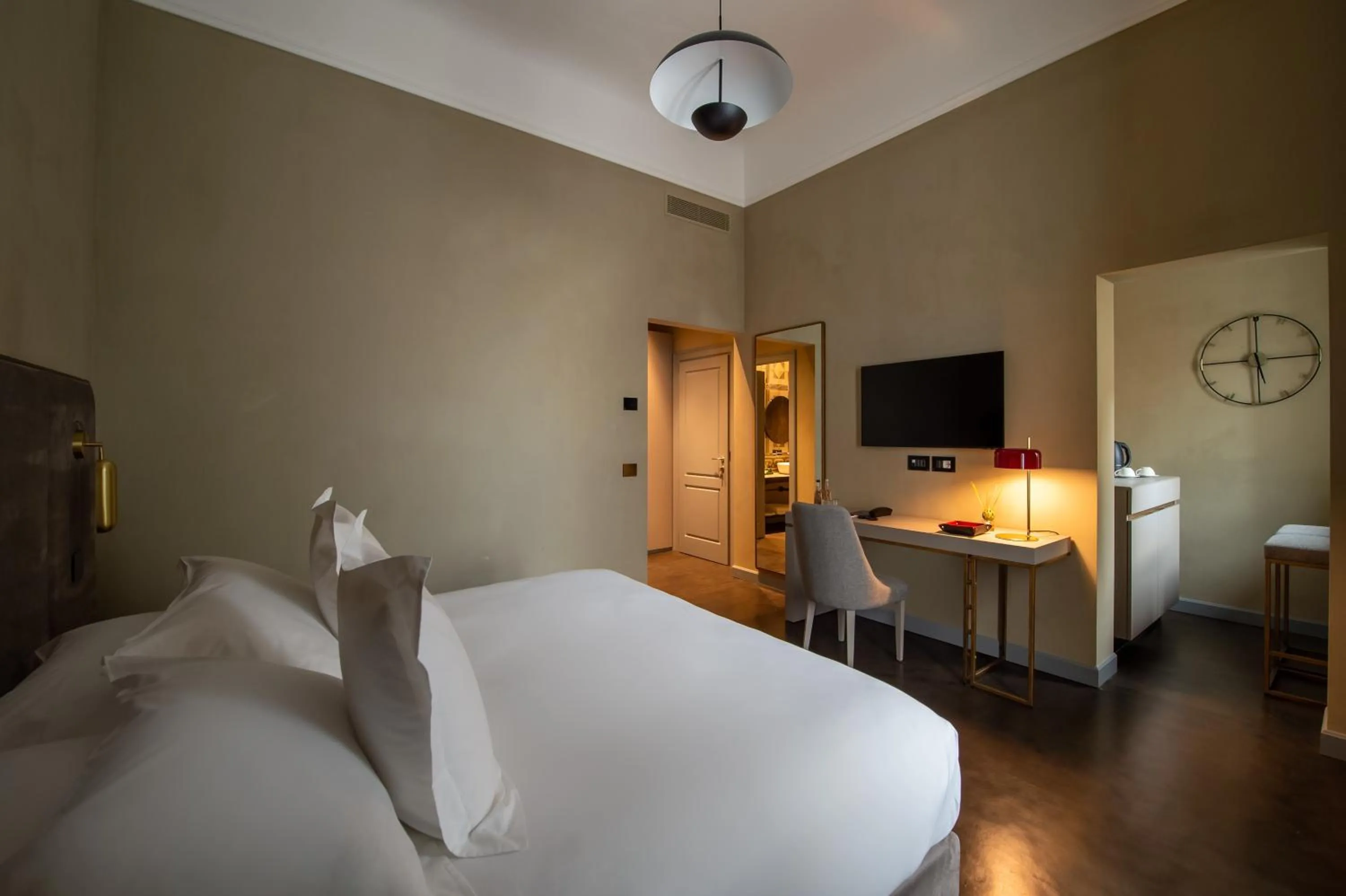 Bed in VIS Urban Suites&Spa