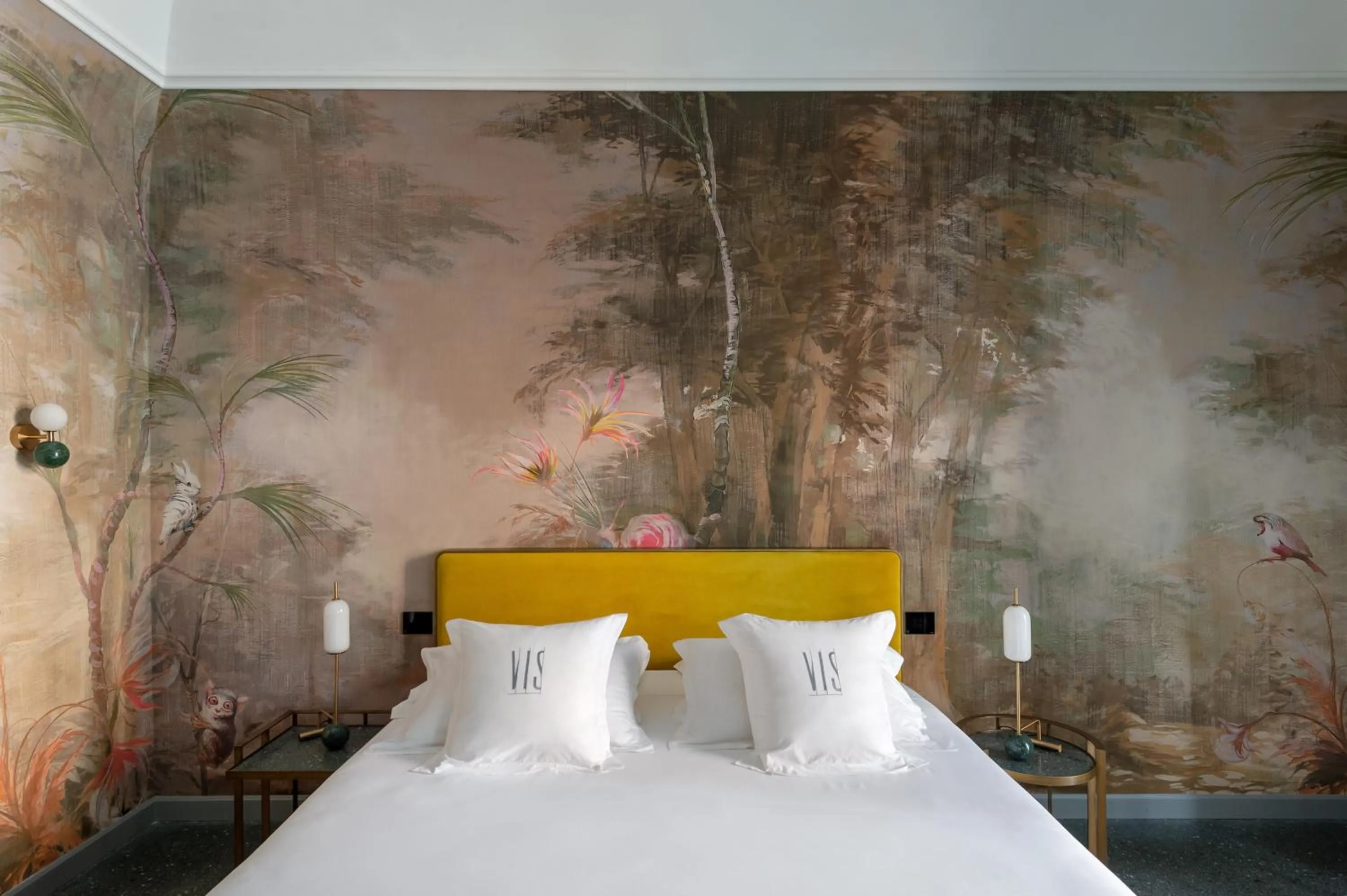 Bed in VIS Urban Suites&Spa