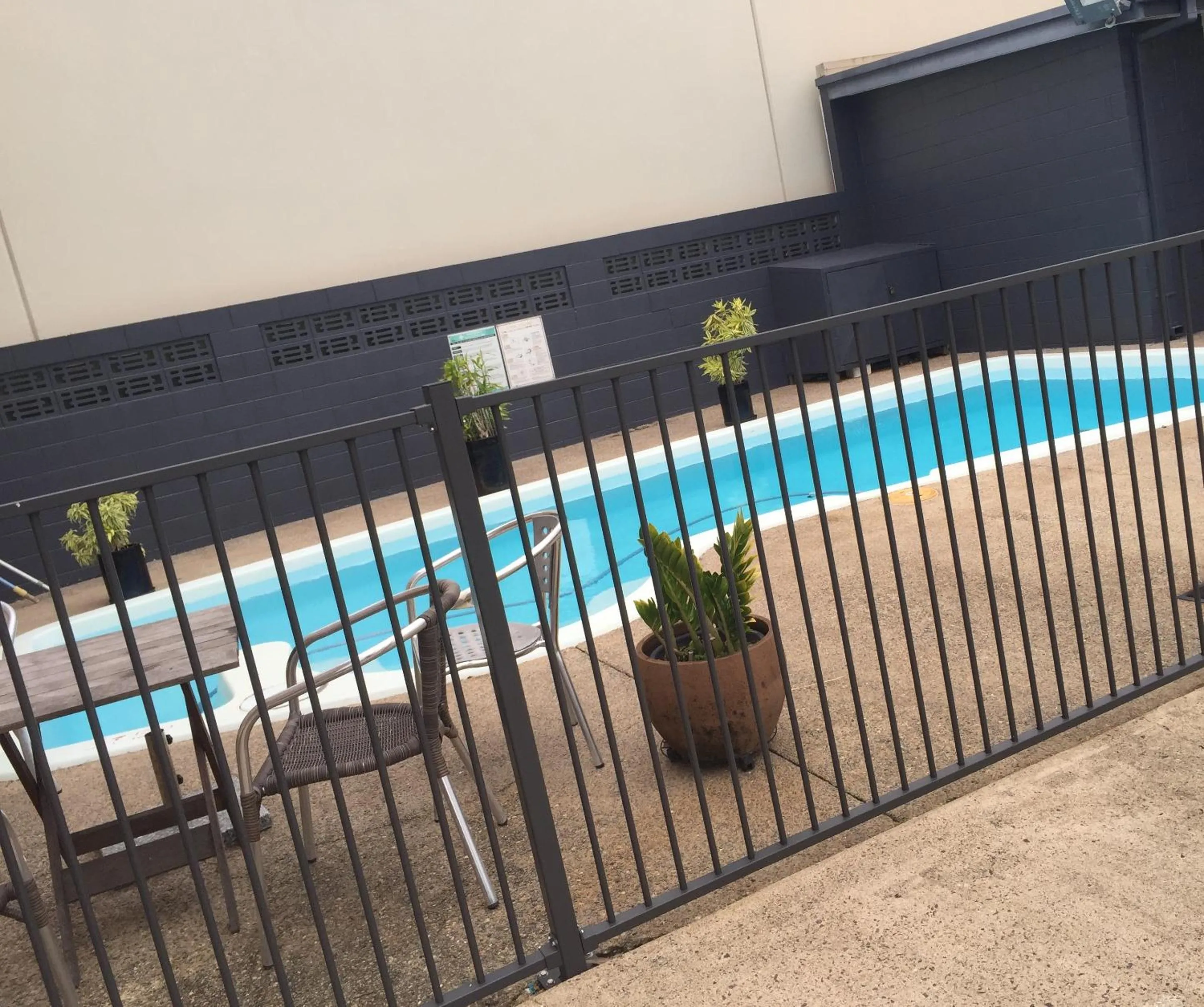 Swimming pool in Sarina Motor Inn