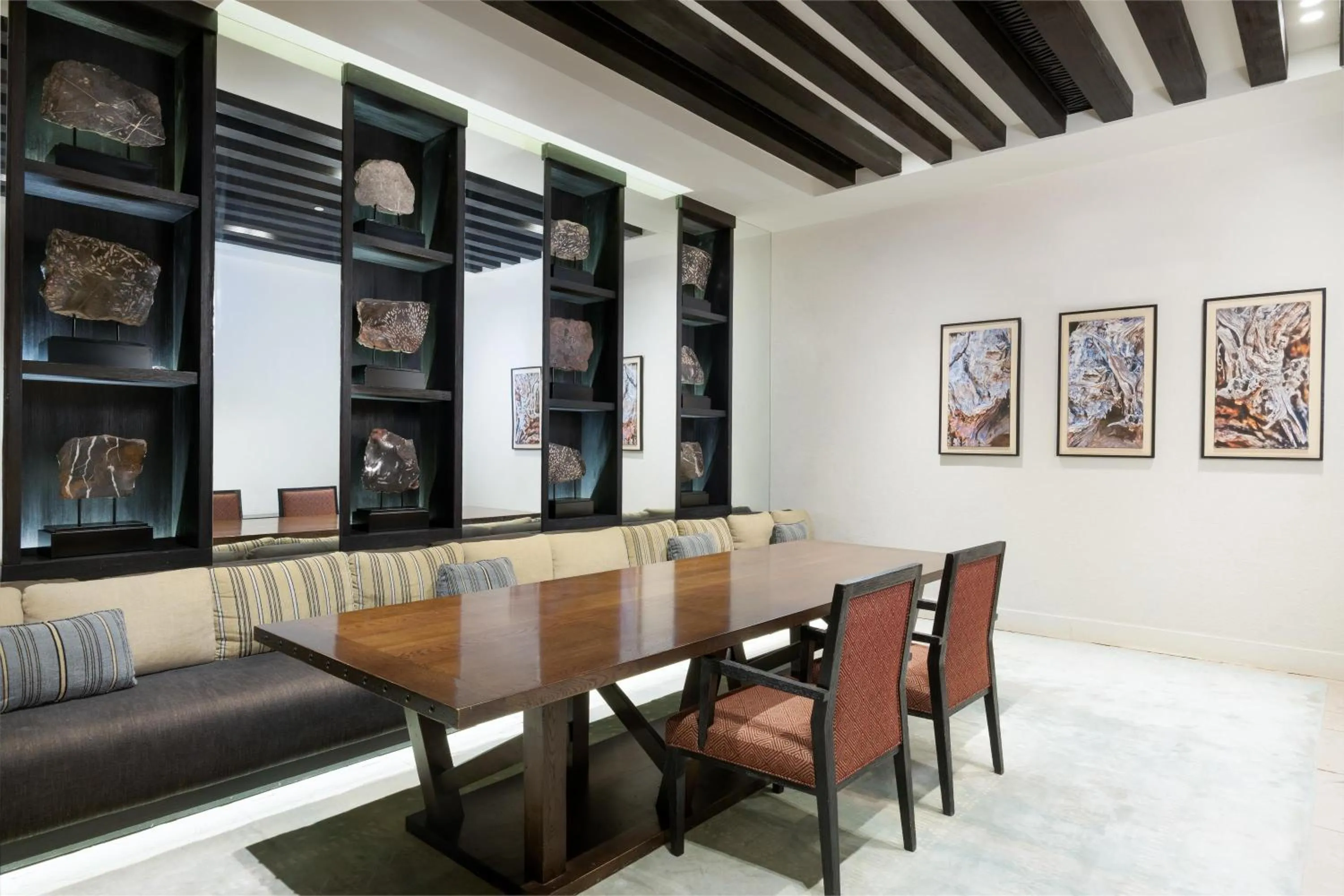 Meeting/conference room in Alila Jabal Akhdar