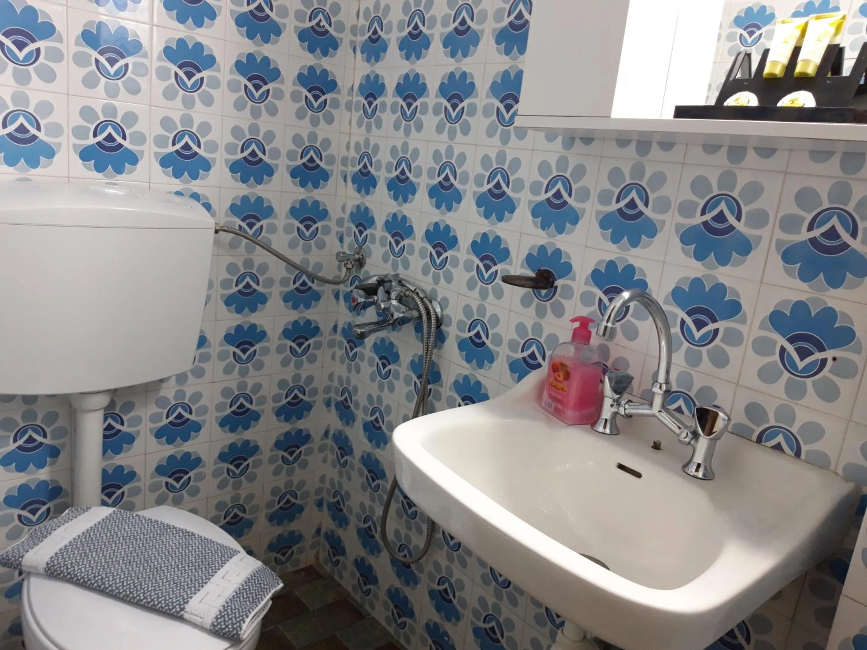 Bathroom in San Georgio Hotel