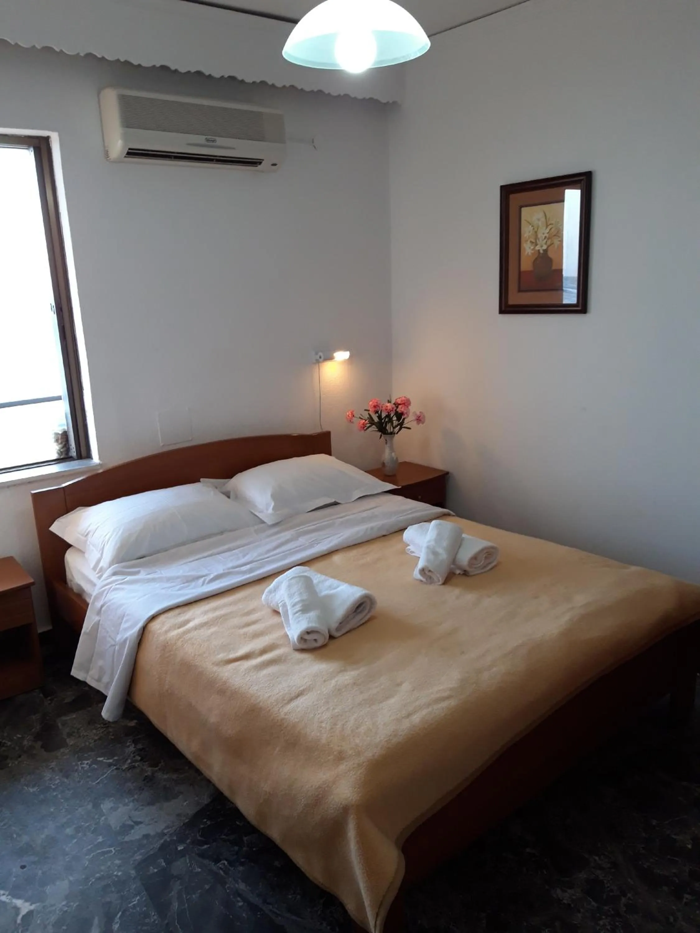 Bathroom, Bed in San Georgio Hotel