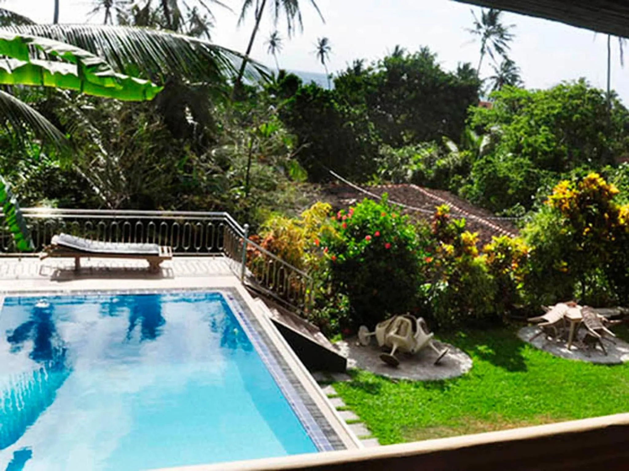 Swimming pool in Little Paradise