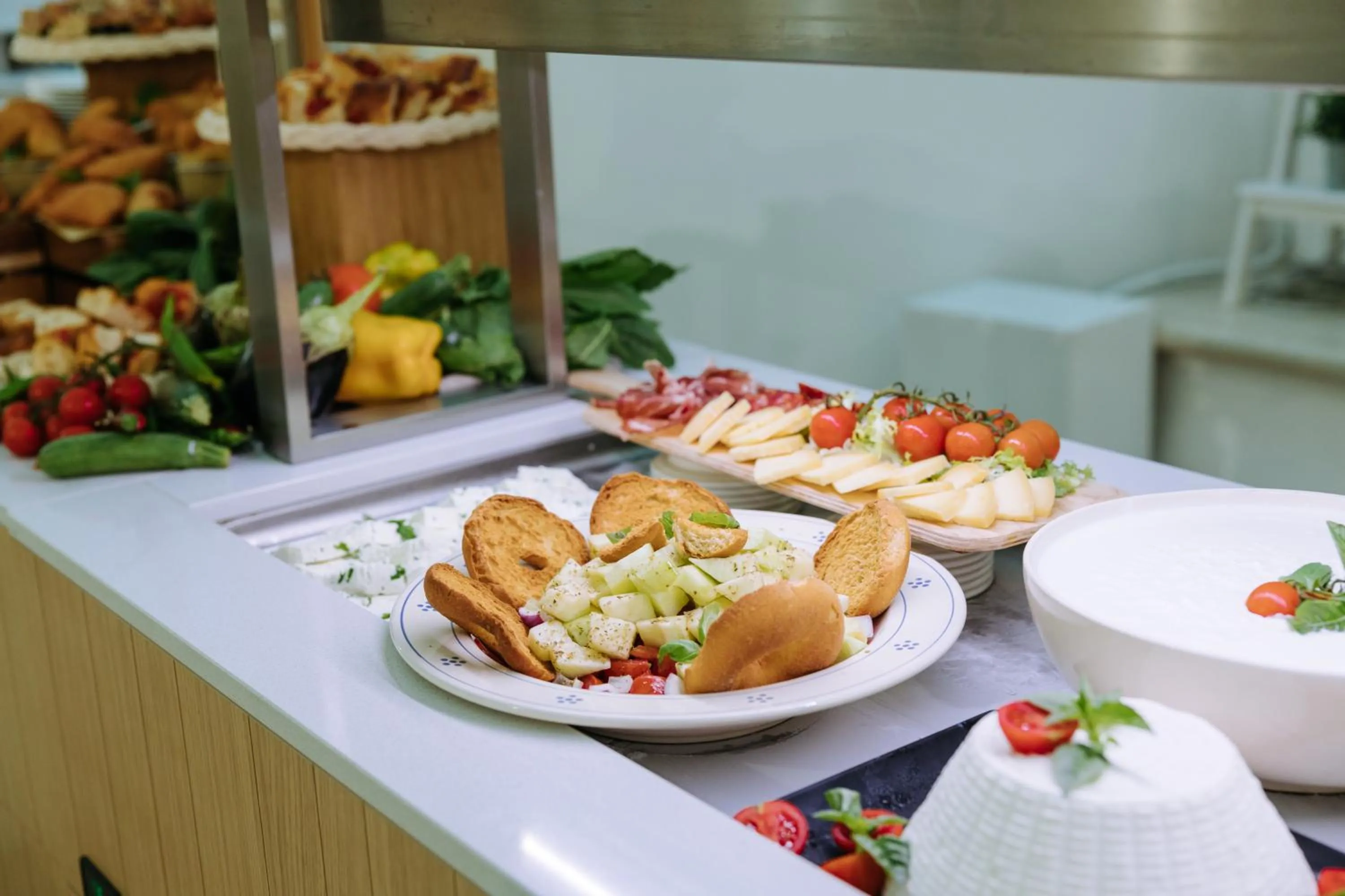 Restaurant/places to eat in Nicolaus Prime Il Gabbiano Hotel