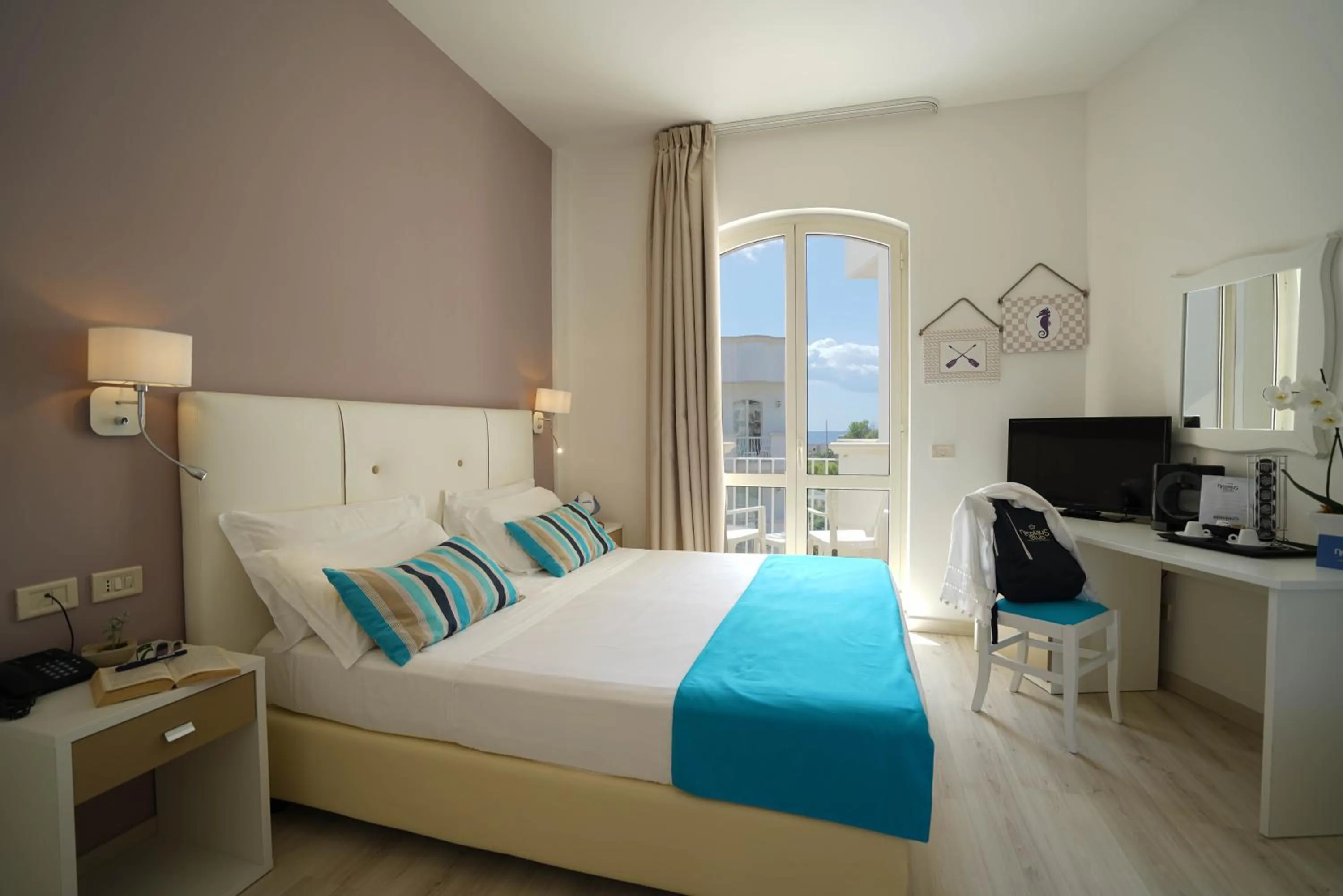 Bedroom, Bed in Nicolaus Prime Il Gabbiano Hotel