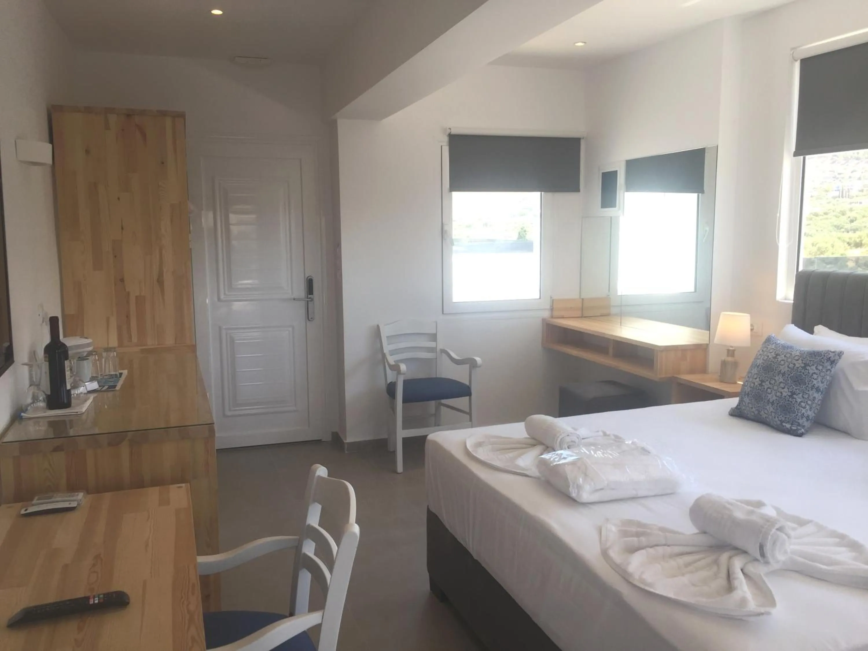 Living room, Bed in City Pearl Hotel