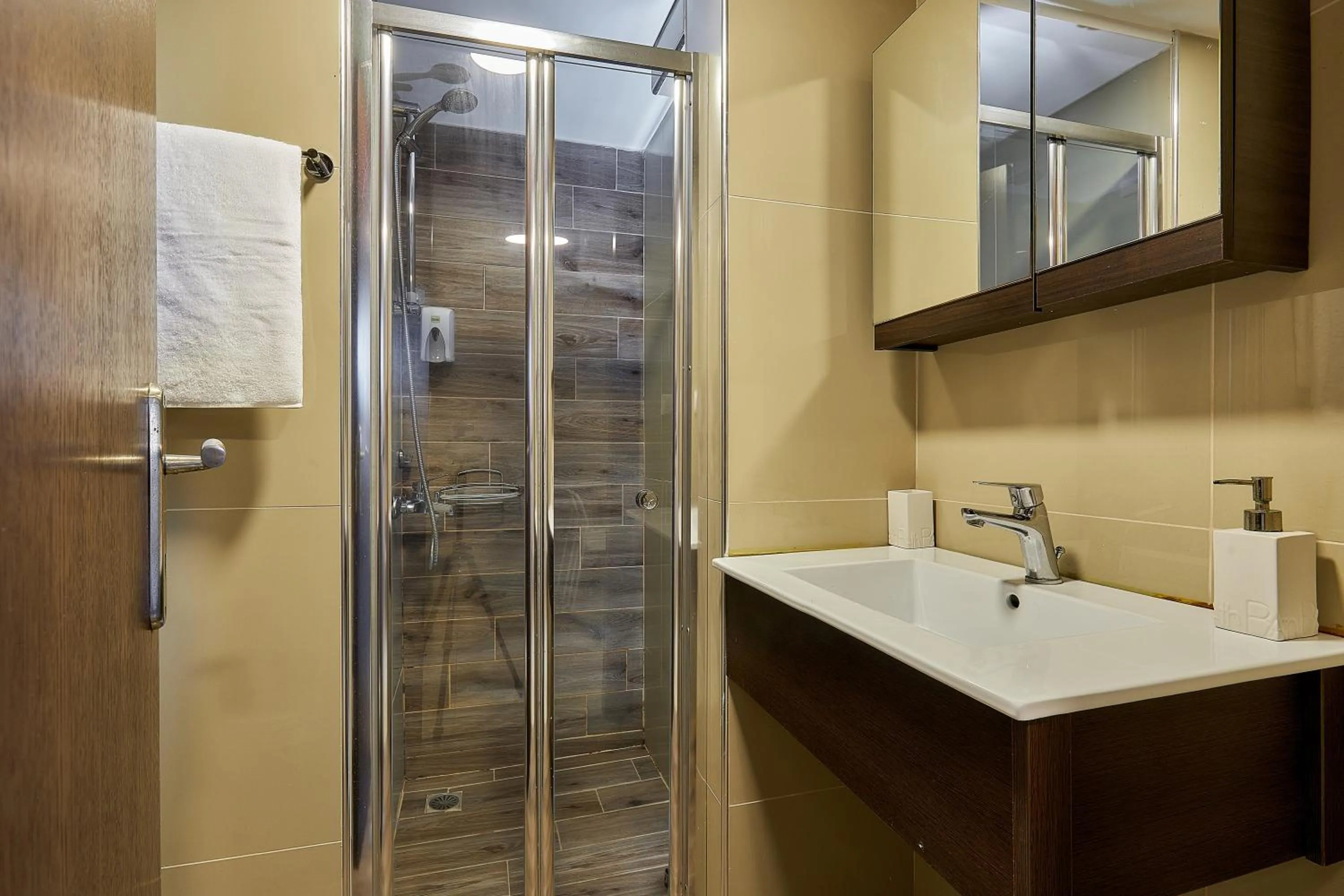 Shower in Dorian Boutique Hotel-Apartments