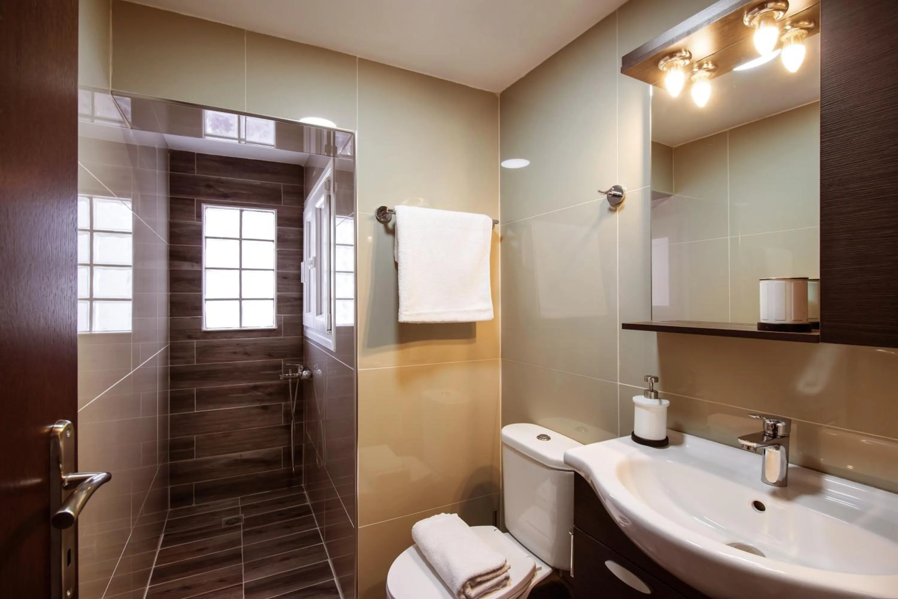Bathroom in Dorian Boutique Hotel-Apartments